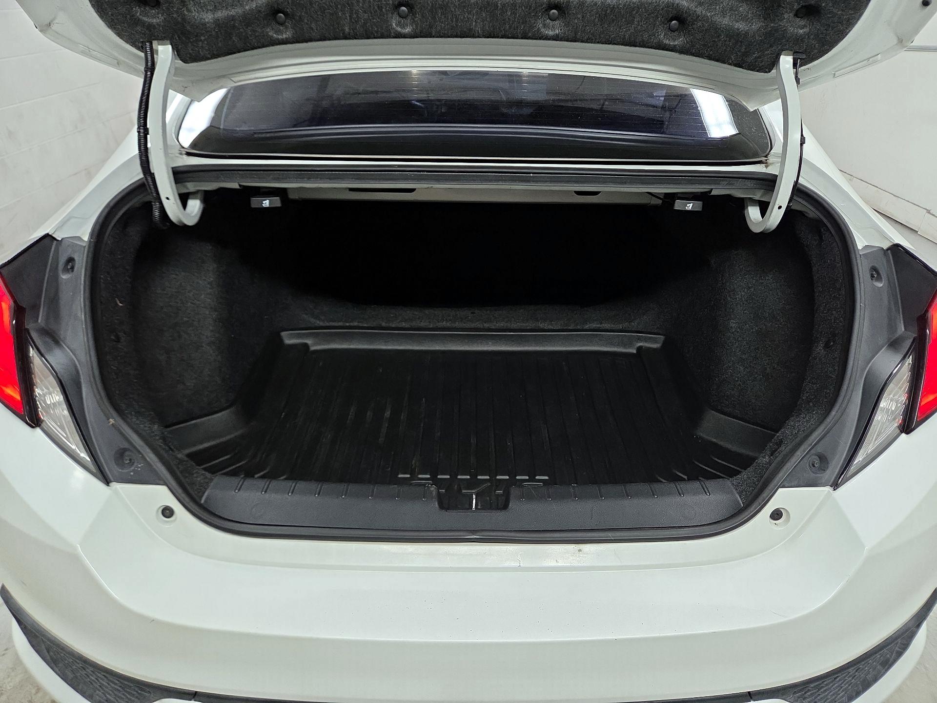 Thumbnail: 2016 Honda Civic - 17