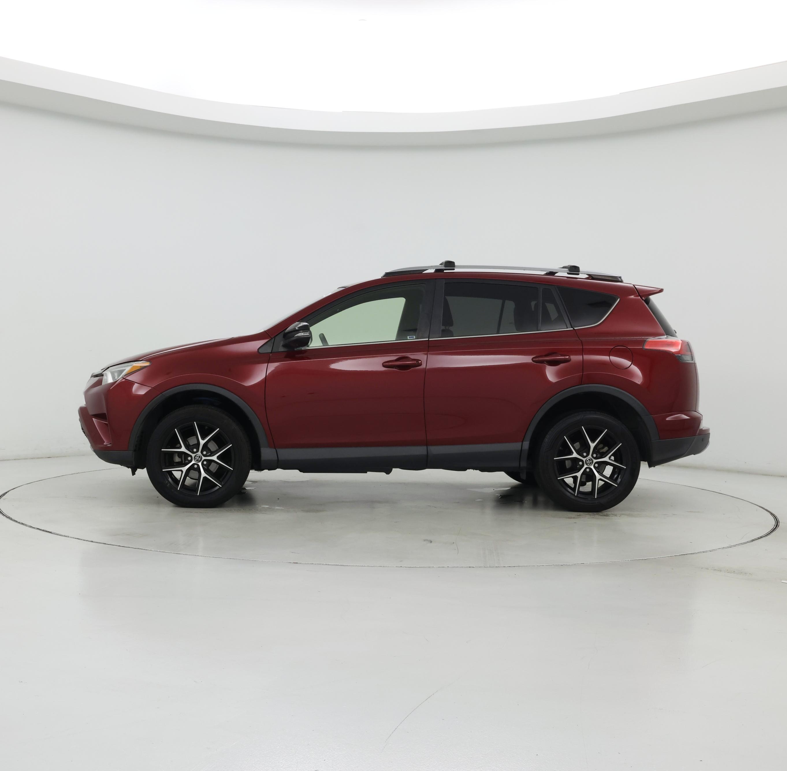 Thumbnail: 2018 Toyota RAV4 - 3