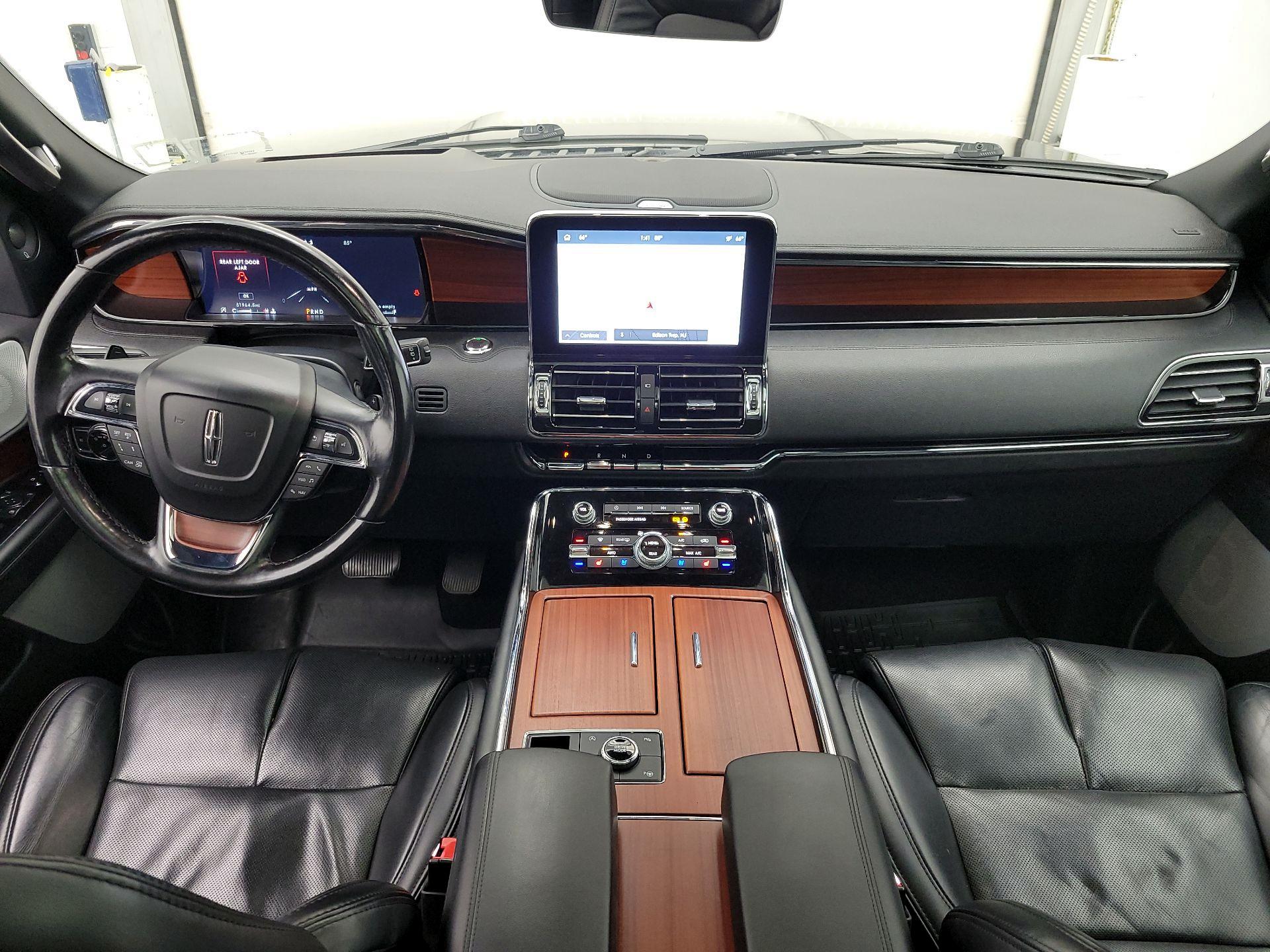 Thumbnail: 2021 Lincoln Navigator - 9