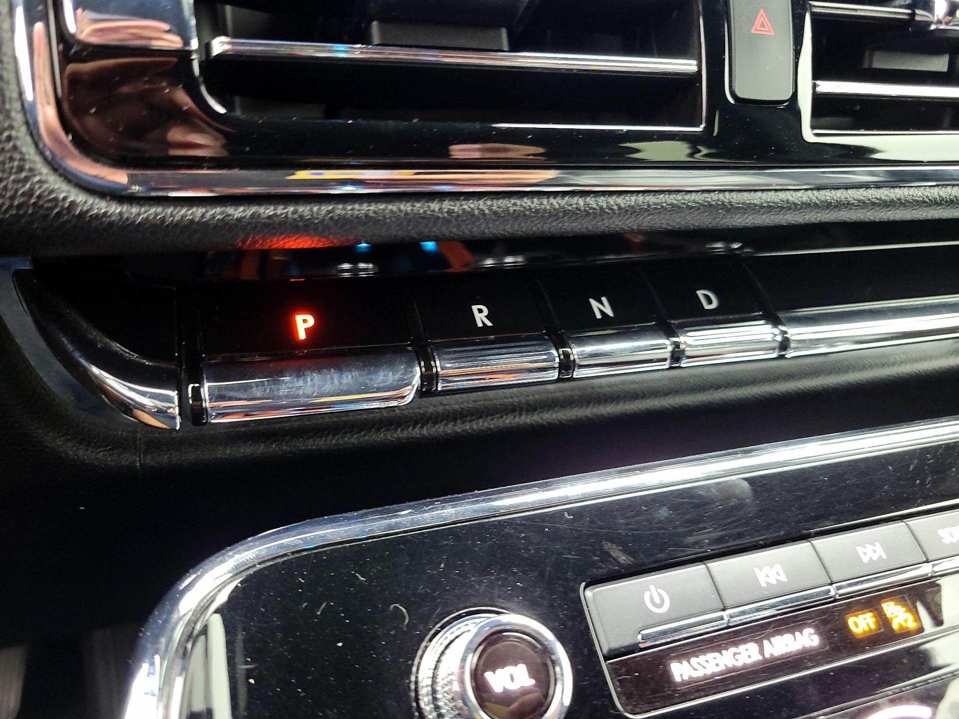 Thumbnail: 2021 Lincoln Navigator - 18