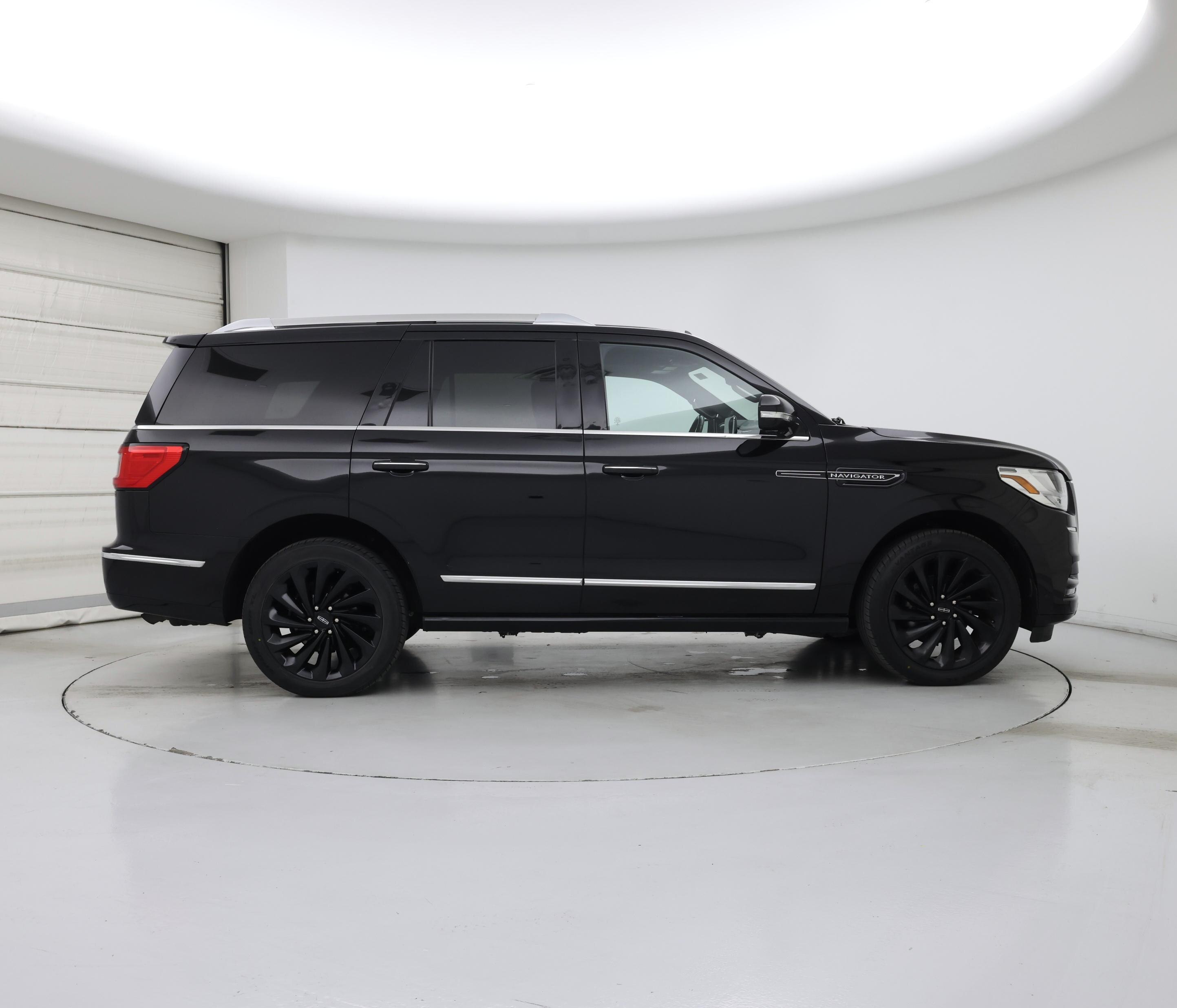 Thumbnail: 2021 Lincoln Navigator - 7