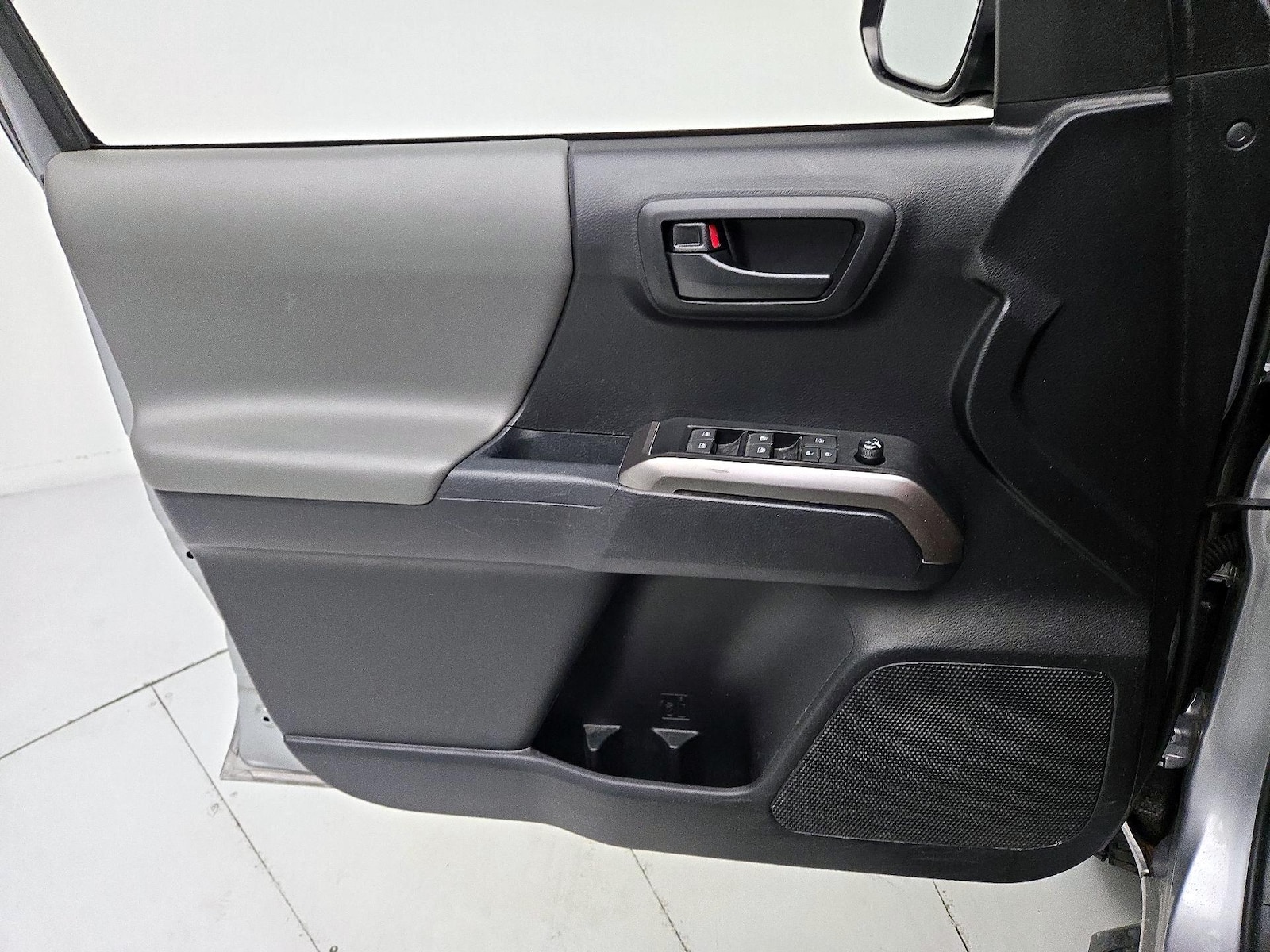 2021 Toyota Tacoma SR5 - Photo 13