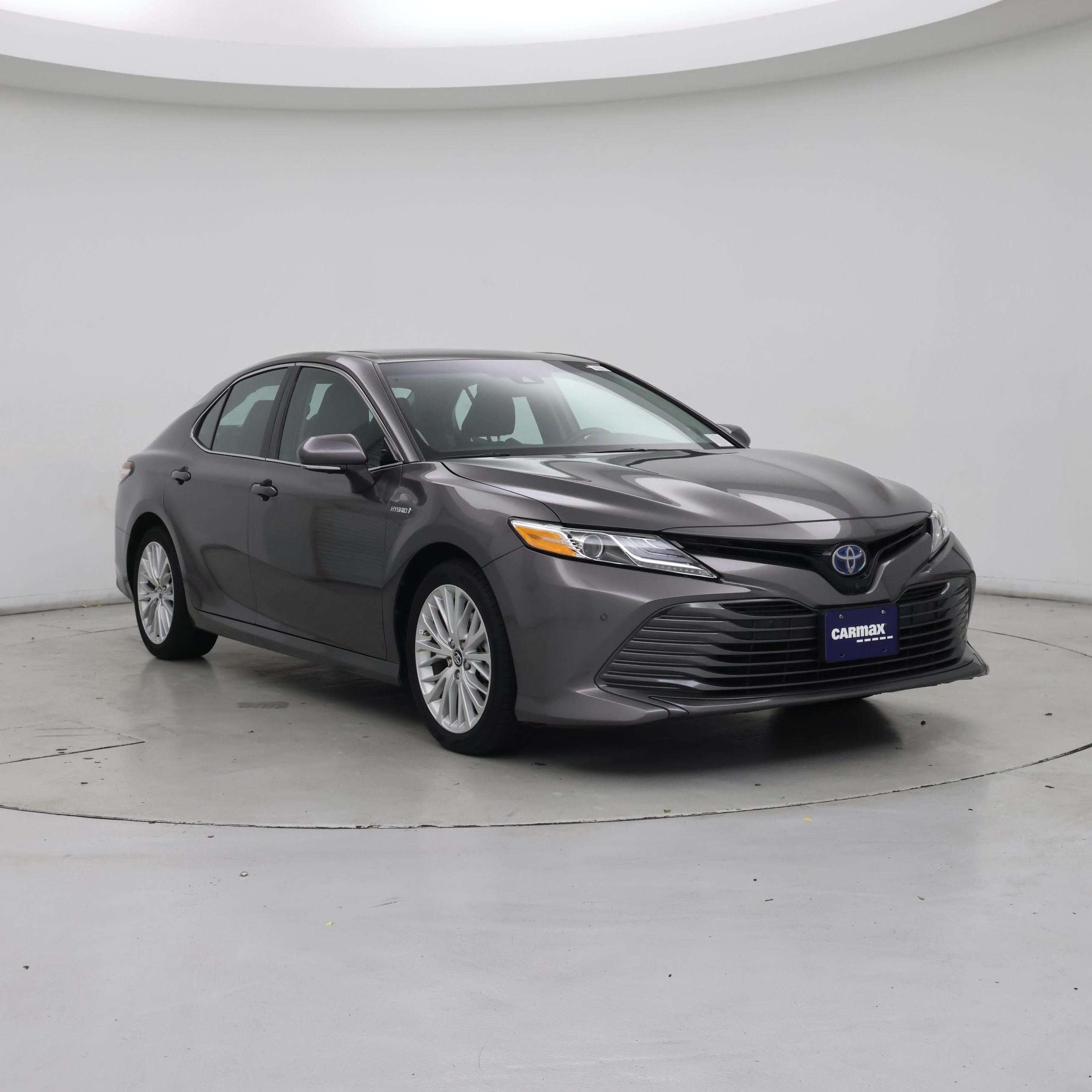Gray 2018 Toyota Camry Hybrid Sedan Front-Wheel Drive Automatic