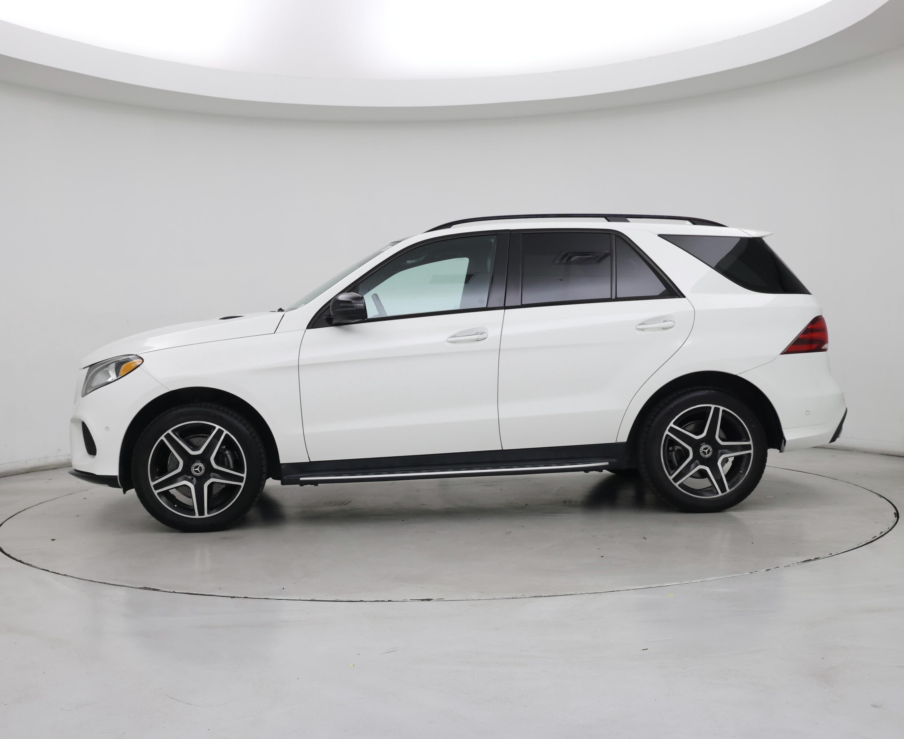 Thumbnail: 2018 Mercedes-Benz GLE - 3