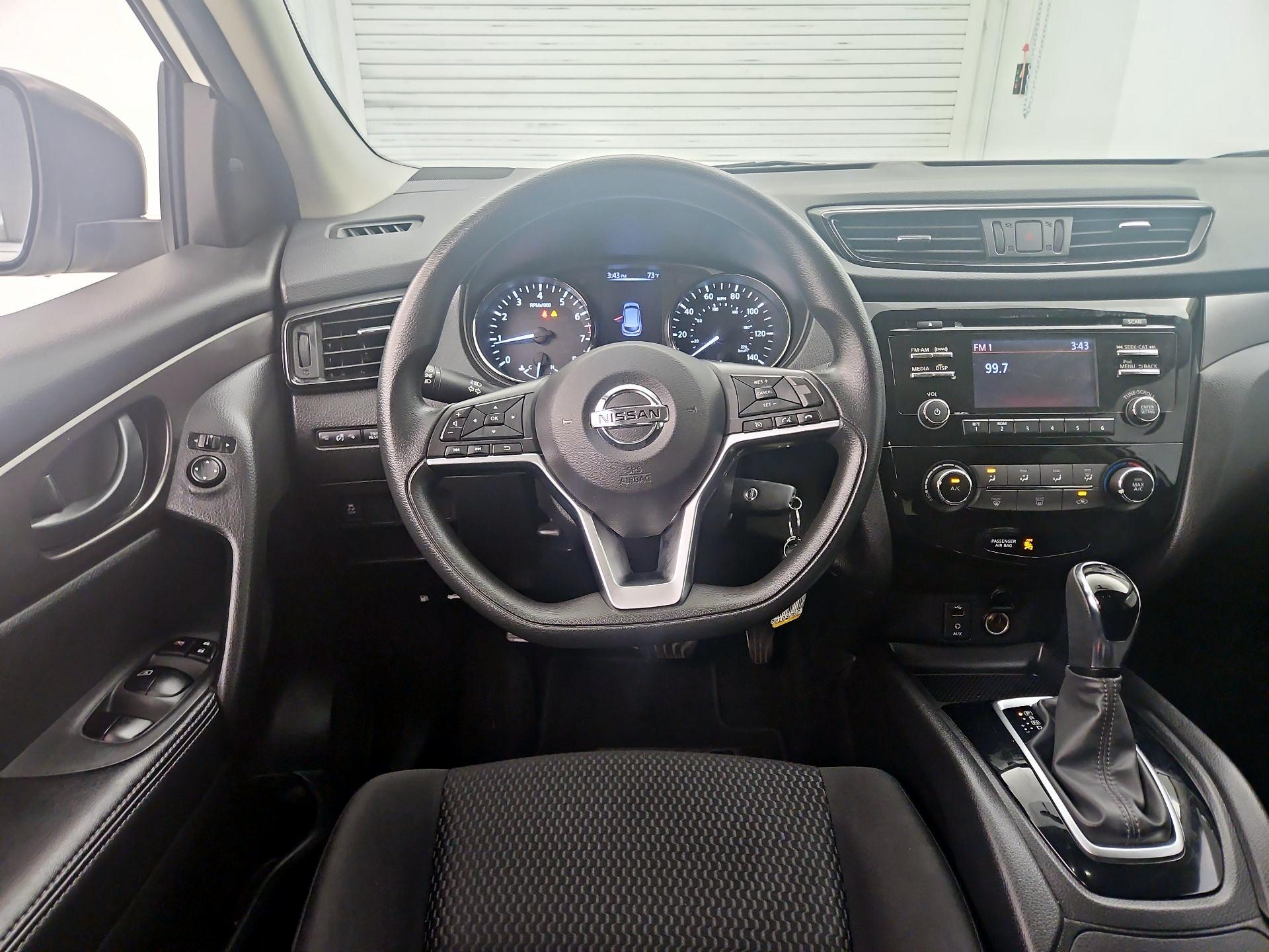 Thumbnail: 2018 Nissan Rogue Sport - 10
