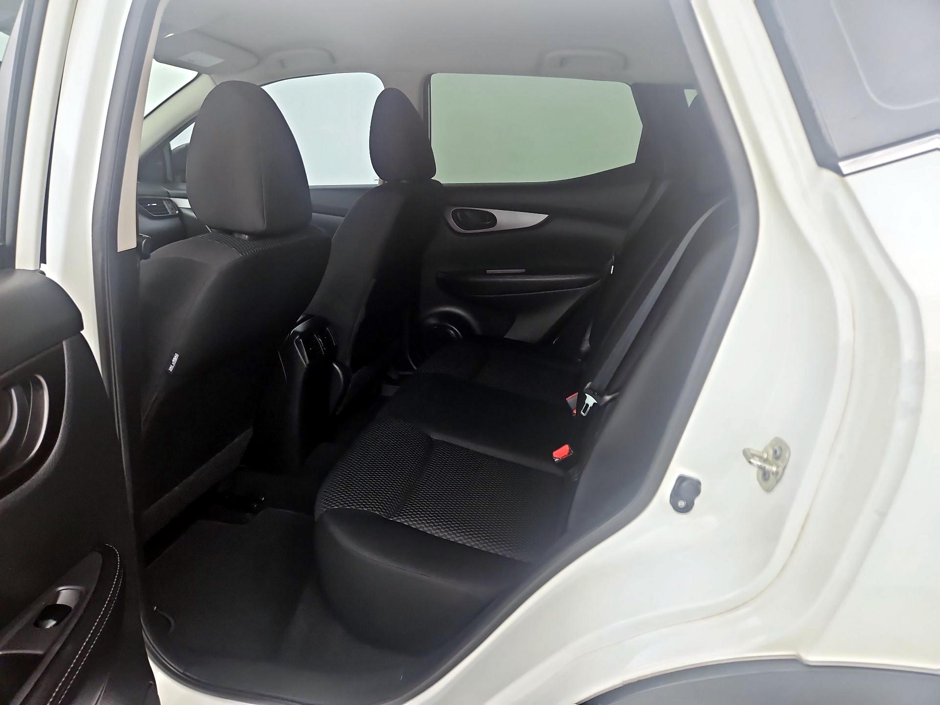 Thumbnail: 2018 Nissan Rogue Sport - 19