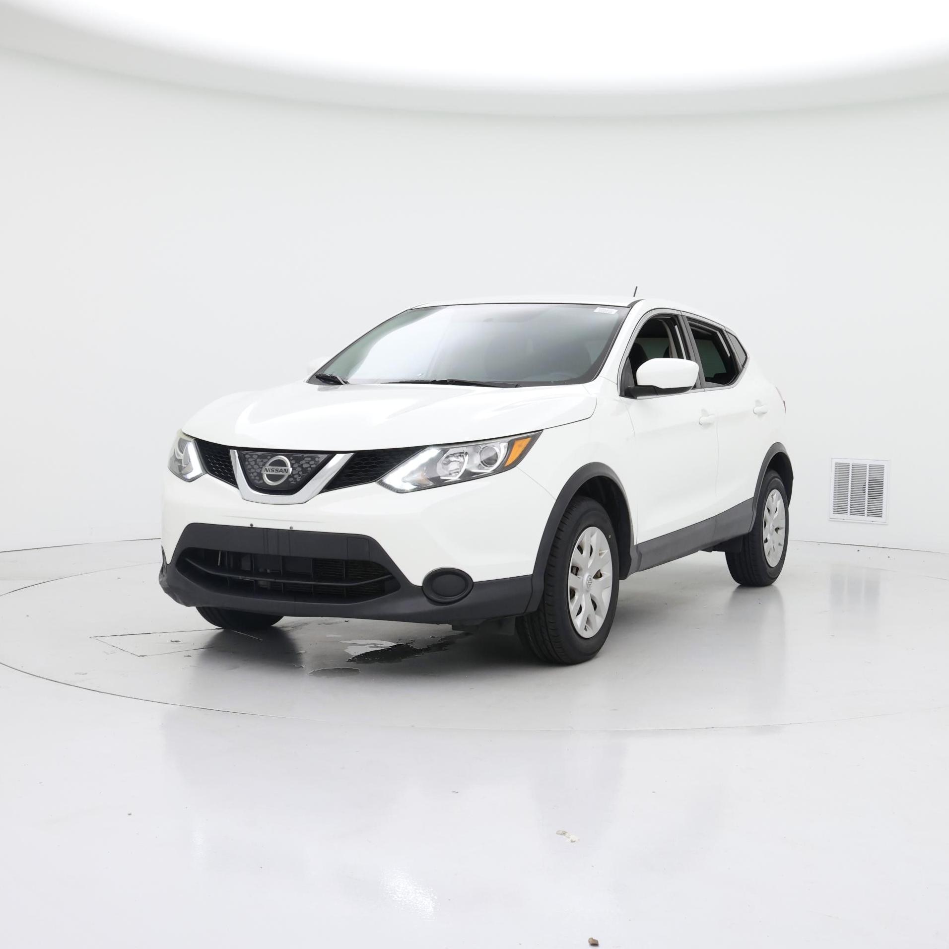 Thumbnail: 2018 Nissan Rogue Sport - 4