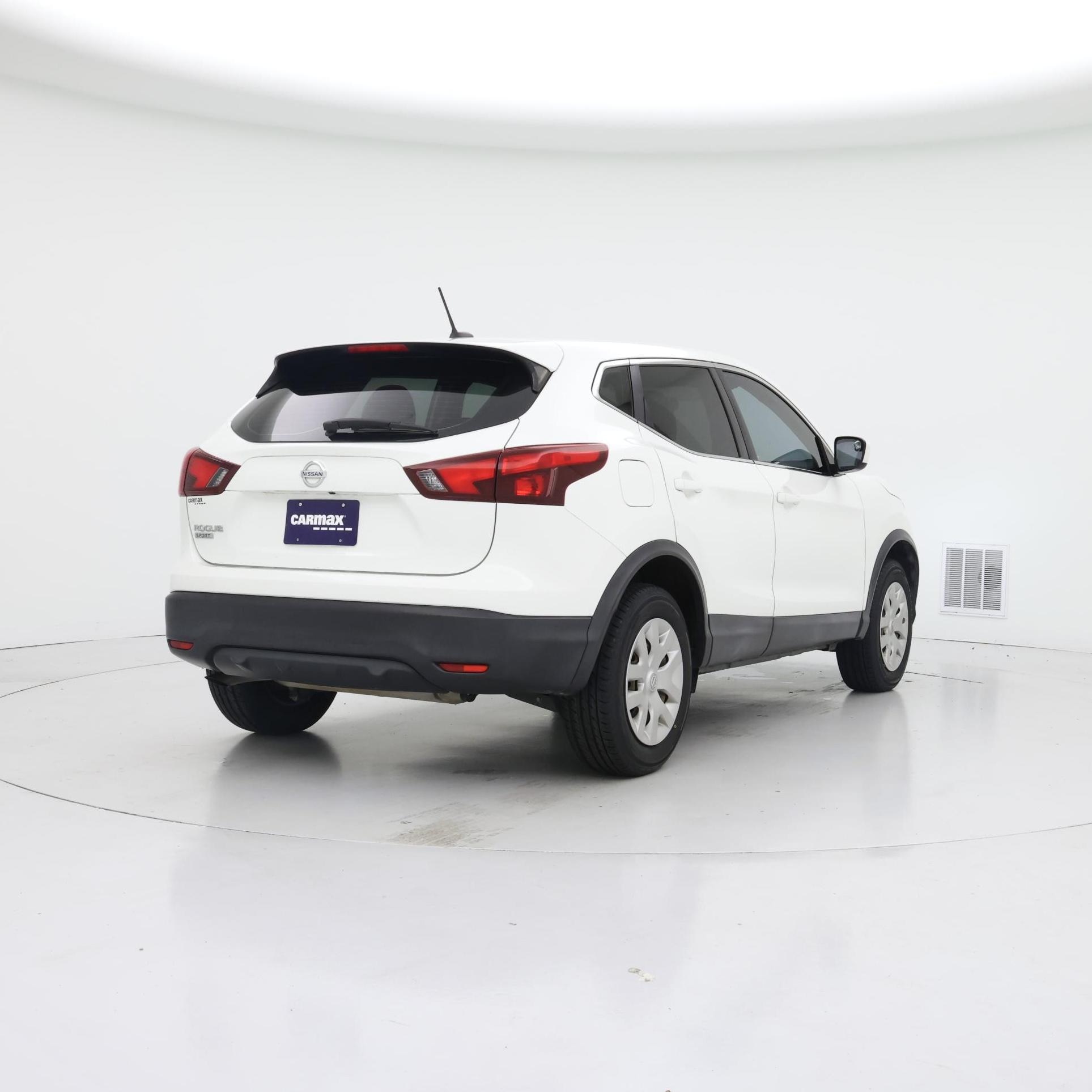 Thumbnail: 2018 Nissan Rogue Sport - 8