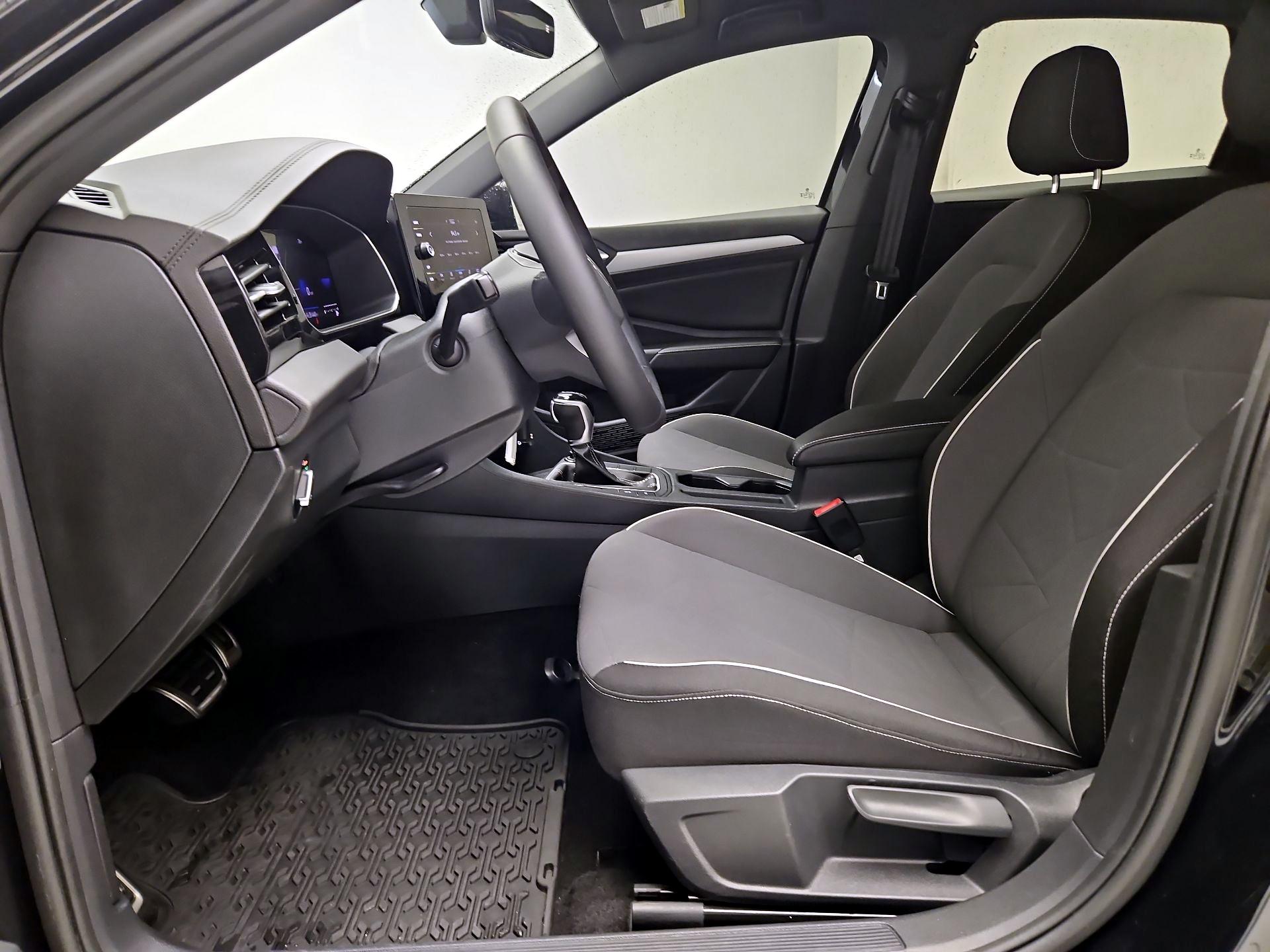 Thumbnail: 2025 Volkswagen Jetta - 11