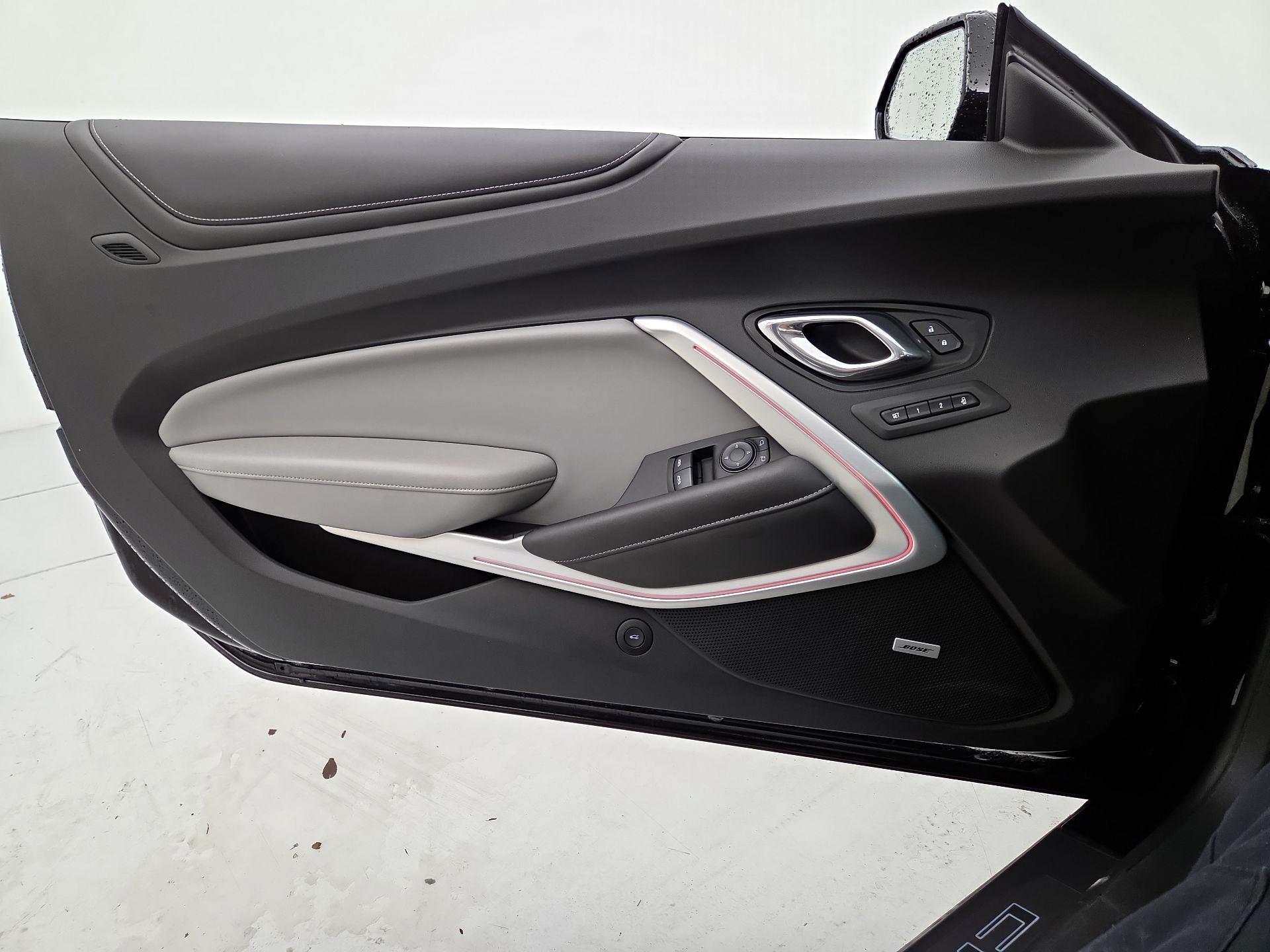 Thumbnail: 2018 Chevrolet Camaro - 10