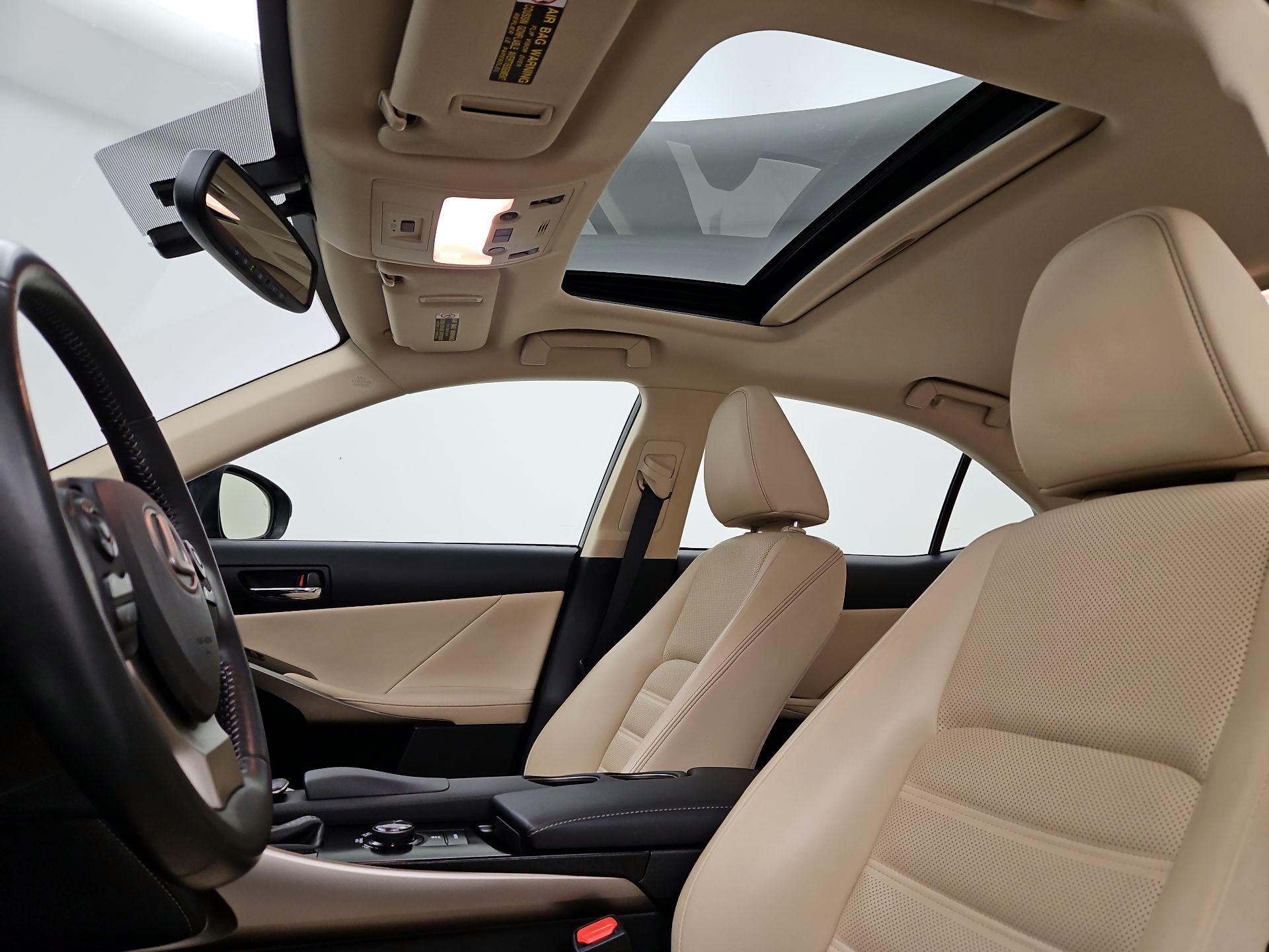 Thumbnail: 2014 Lexus IS - 20