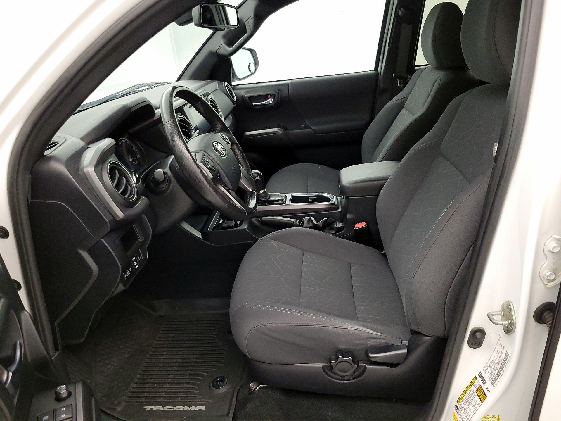 Thumbnail: 2019 Toyota Tacoma - 11