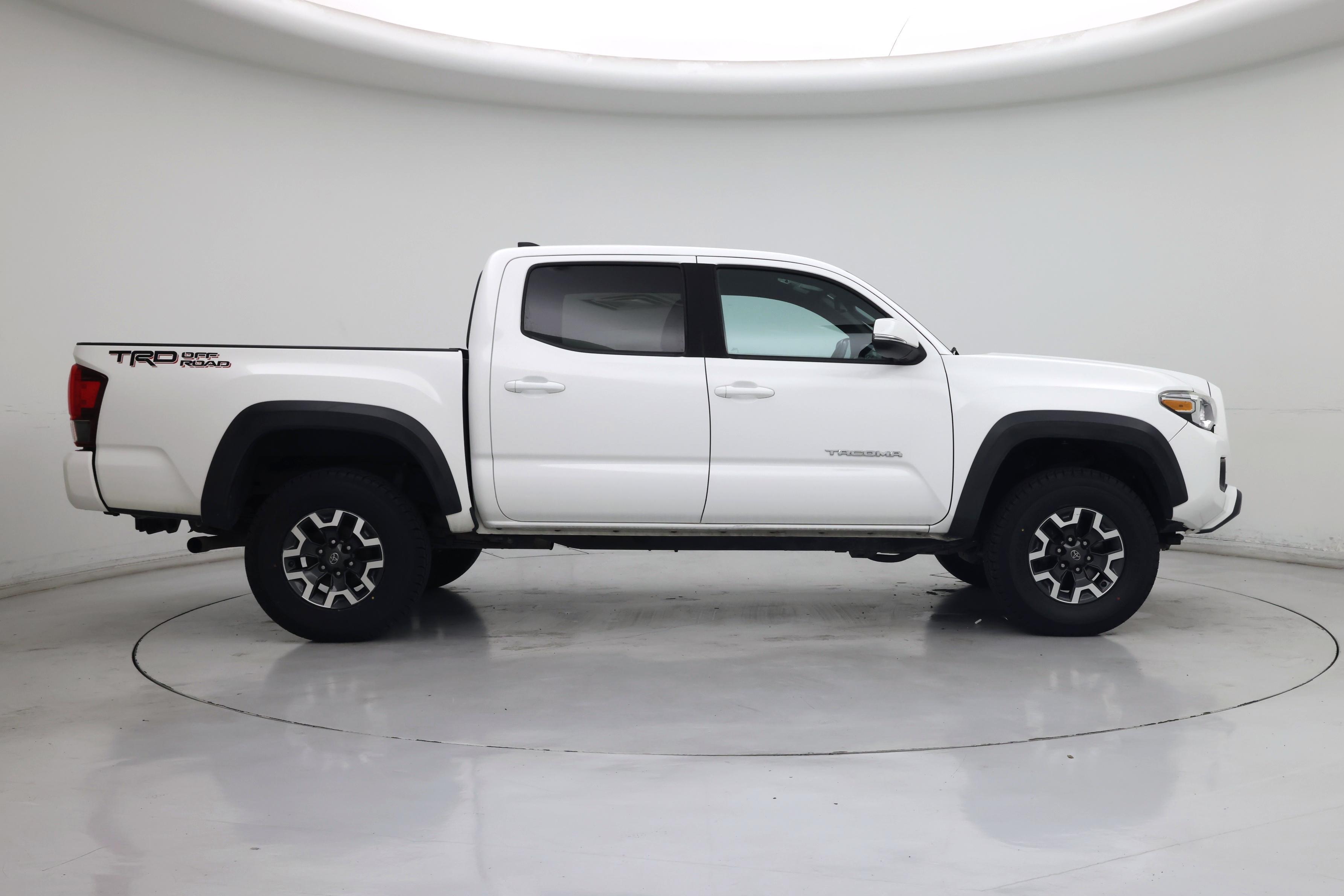 Thumbnail: 2019 Toyota Tacoma - 7