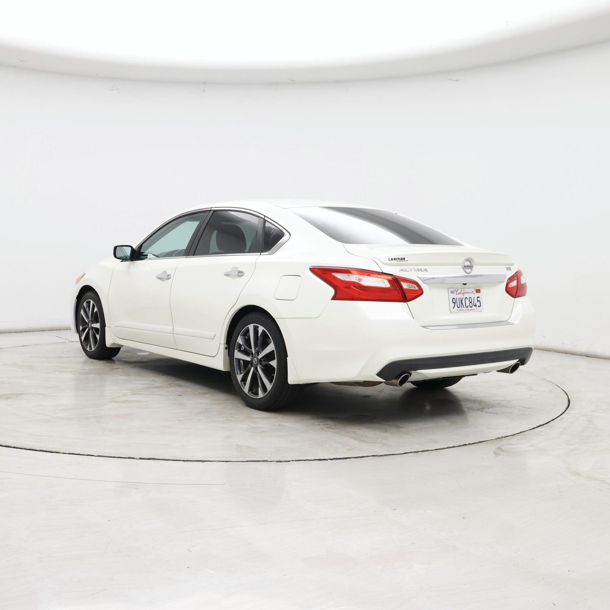 Thumbnail: 2016 Nissan Altima - 2