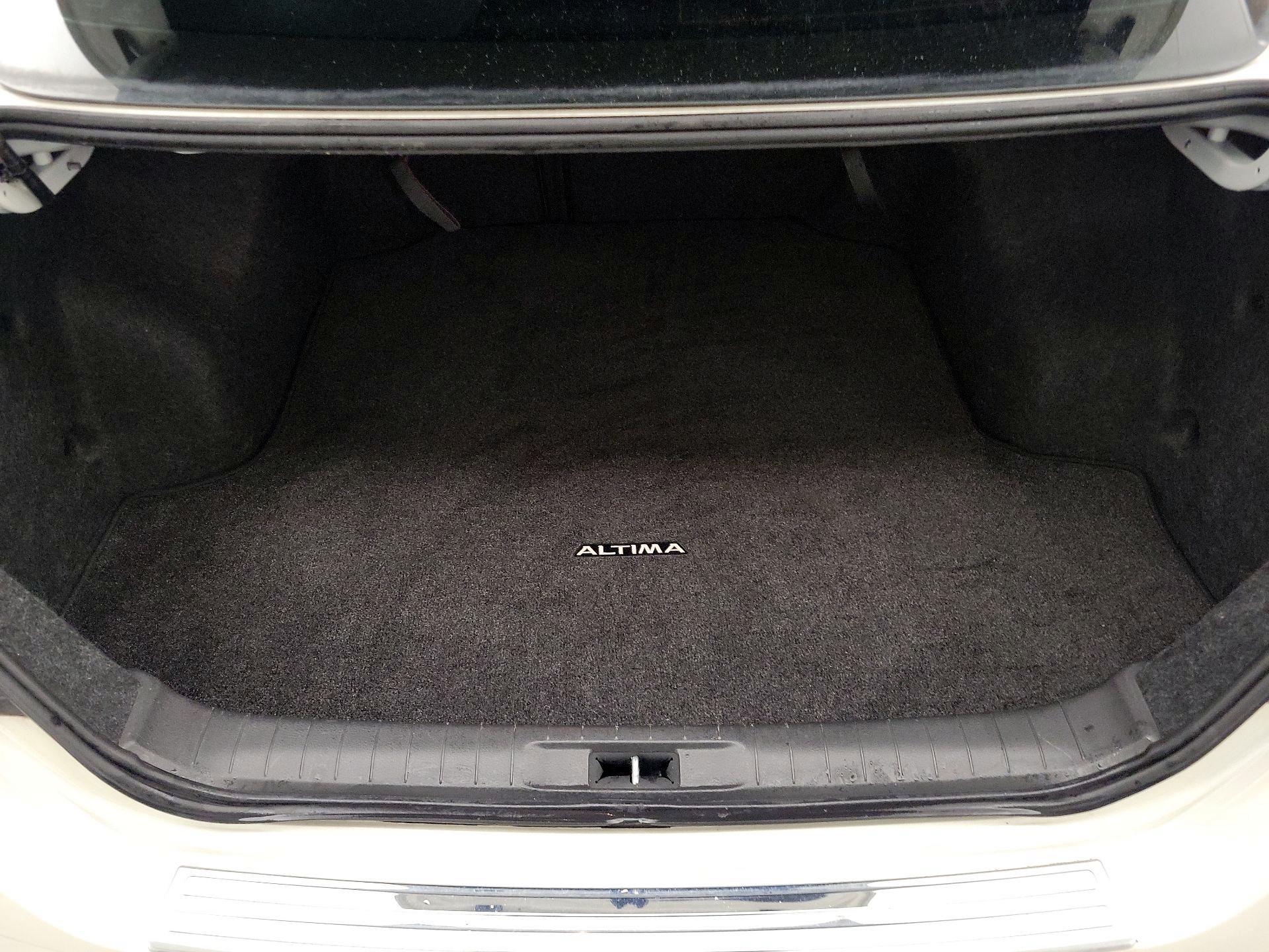 Thumbnail: 2016 Nissan Altima - 20