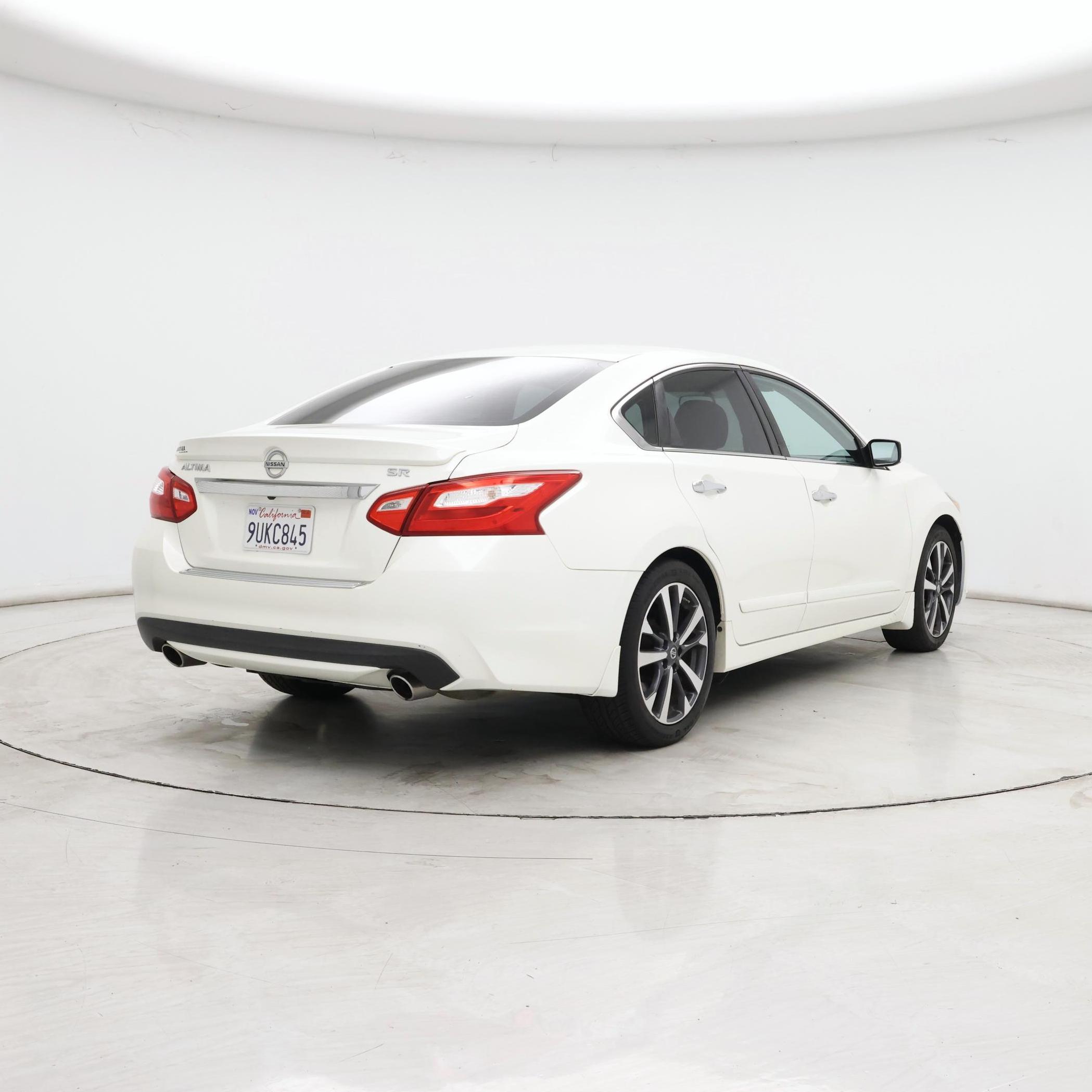 Thumbnail: 2016 Nissan Altima - 8