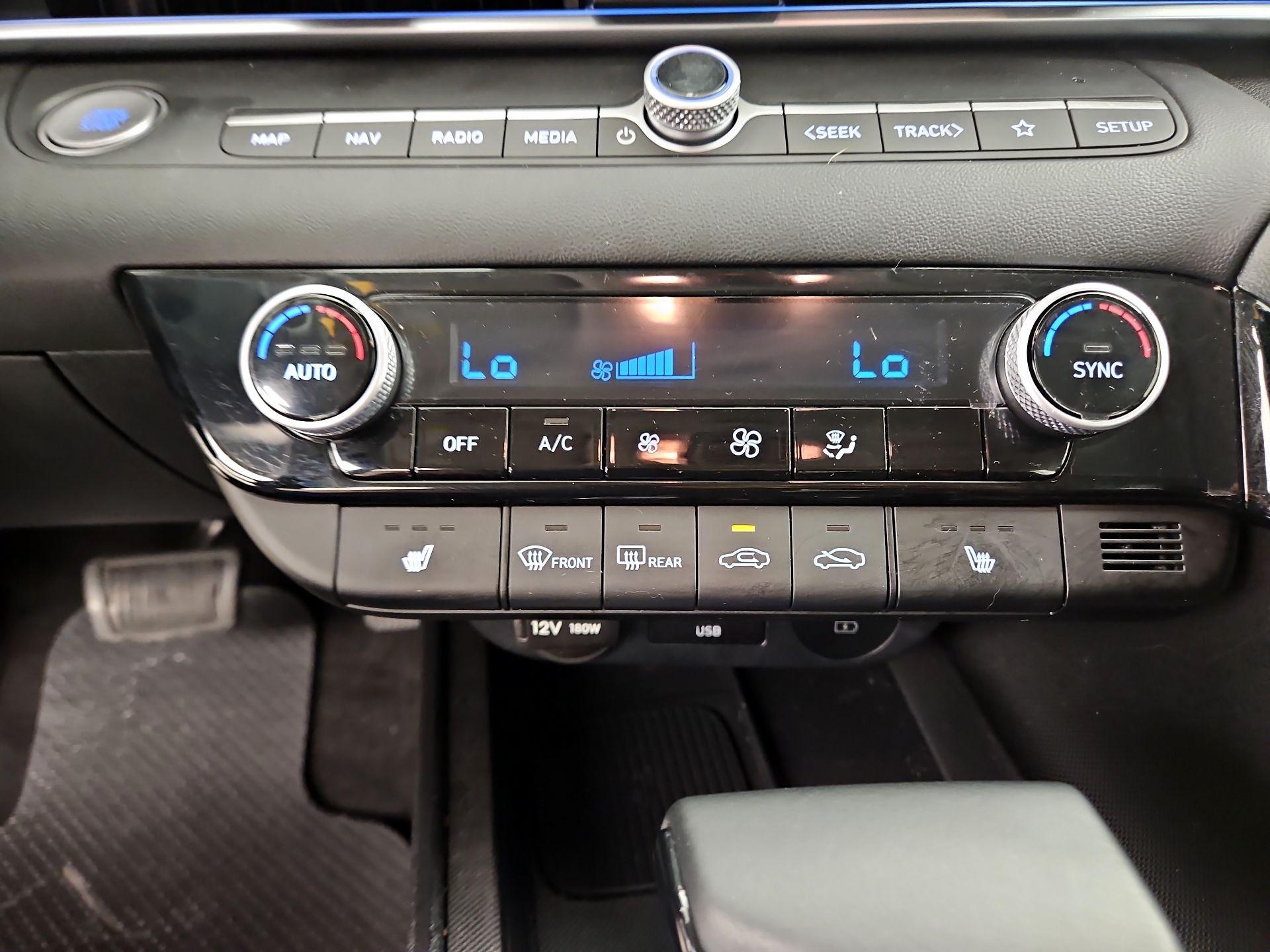 Thumbnail: 2025 Hyundai Elantra - 17
