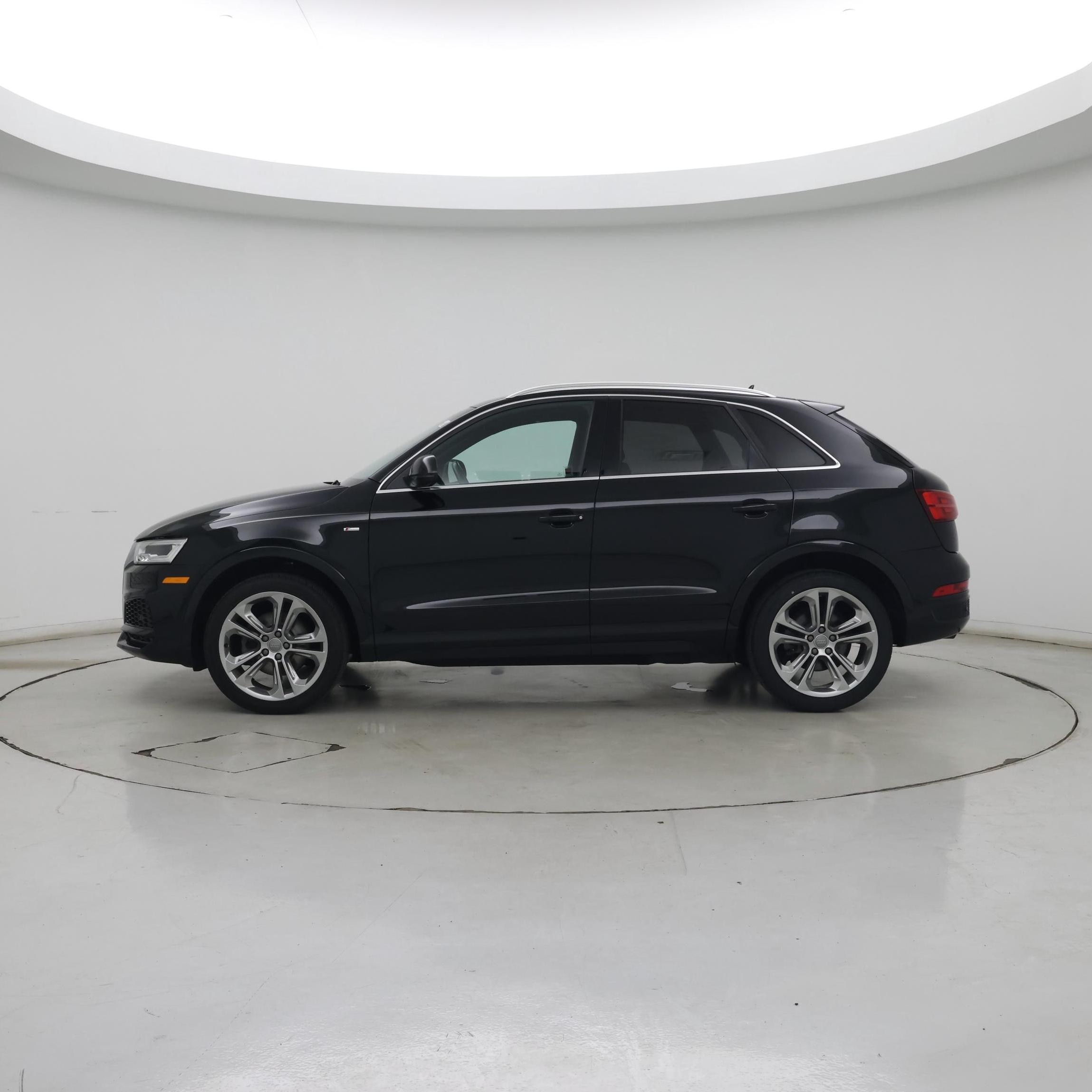 Thumbnail: 2018 Audi Q3 - 3