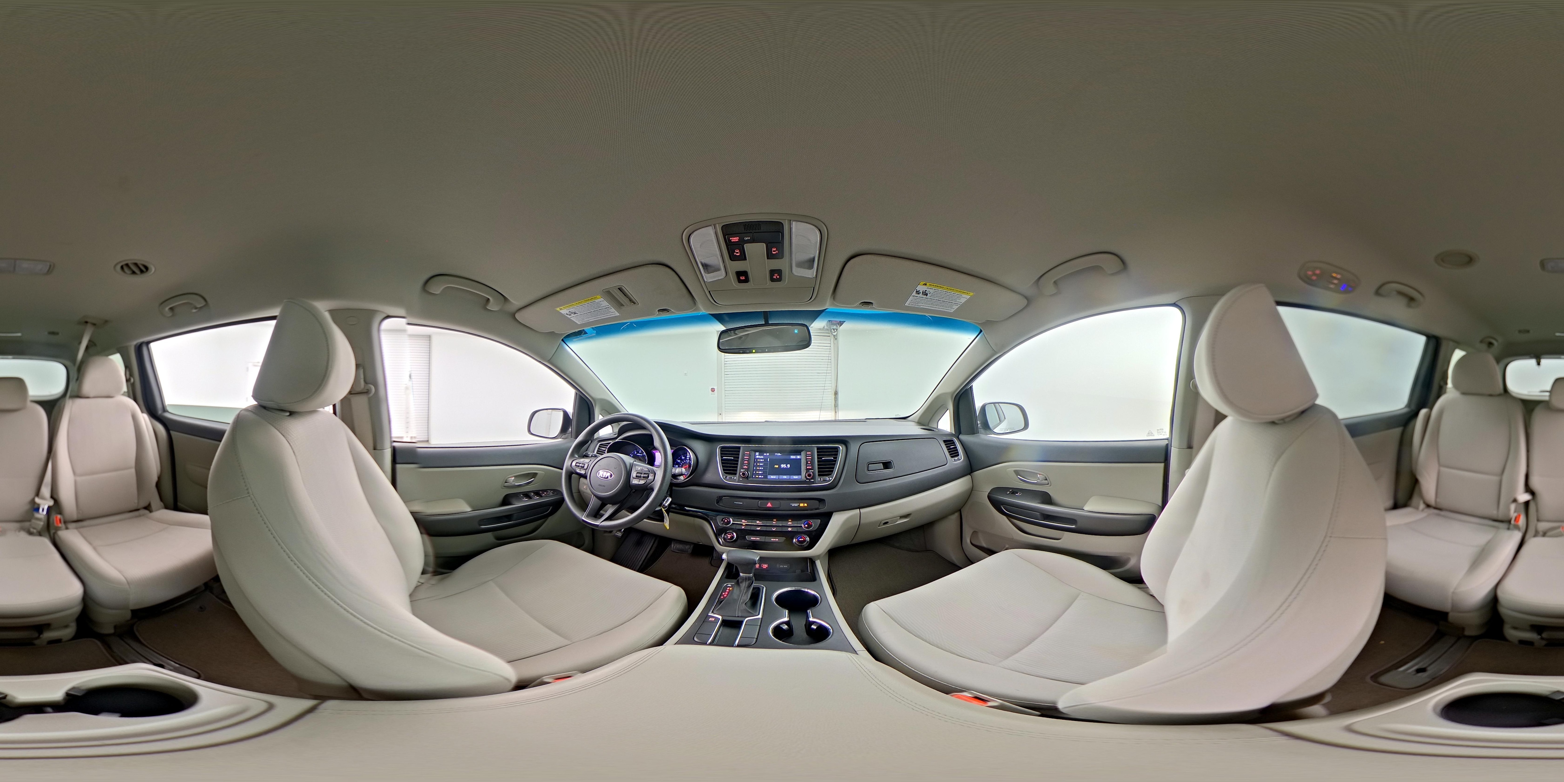 2021 Kia Sedona LX - Photo 26