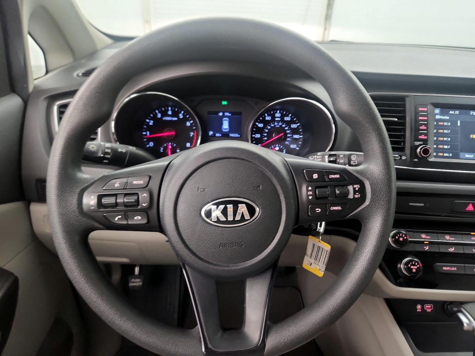 2021 Kia Sedona LX - Photo 11