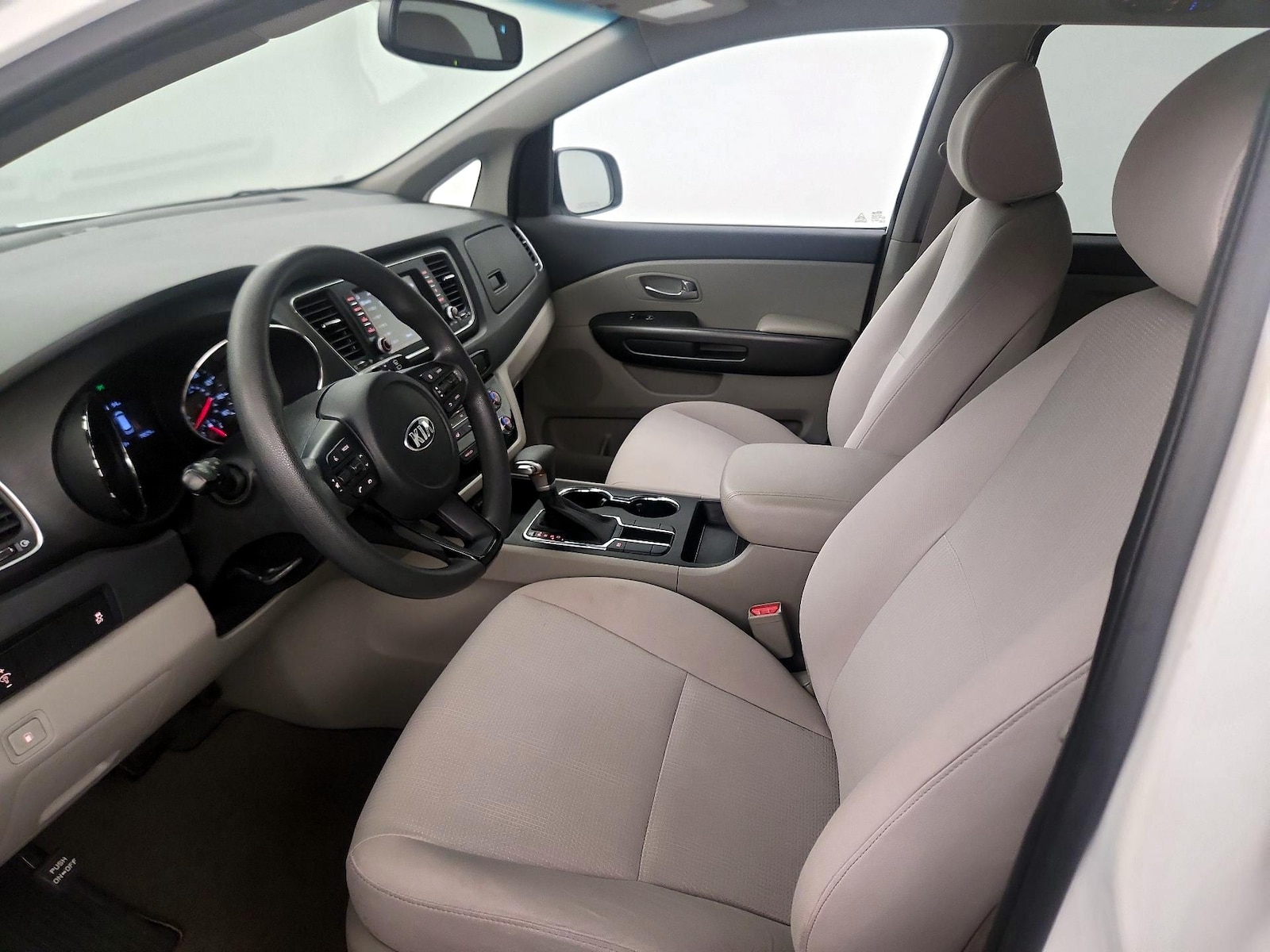 2021 Kia Sedona LX - Photo 12