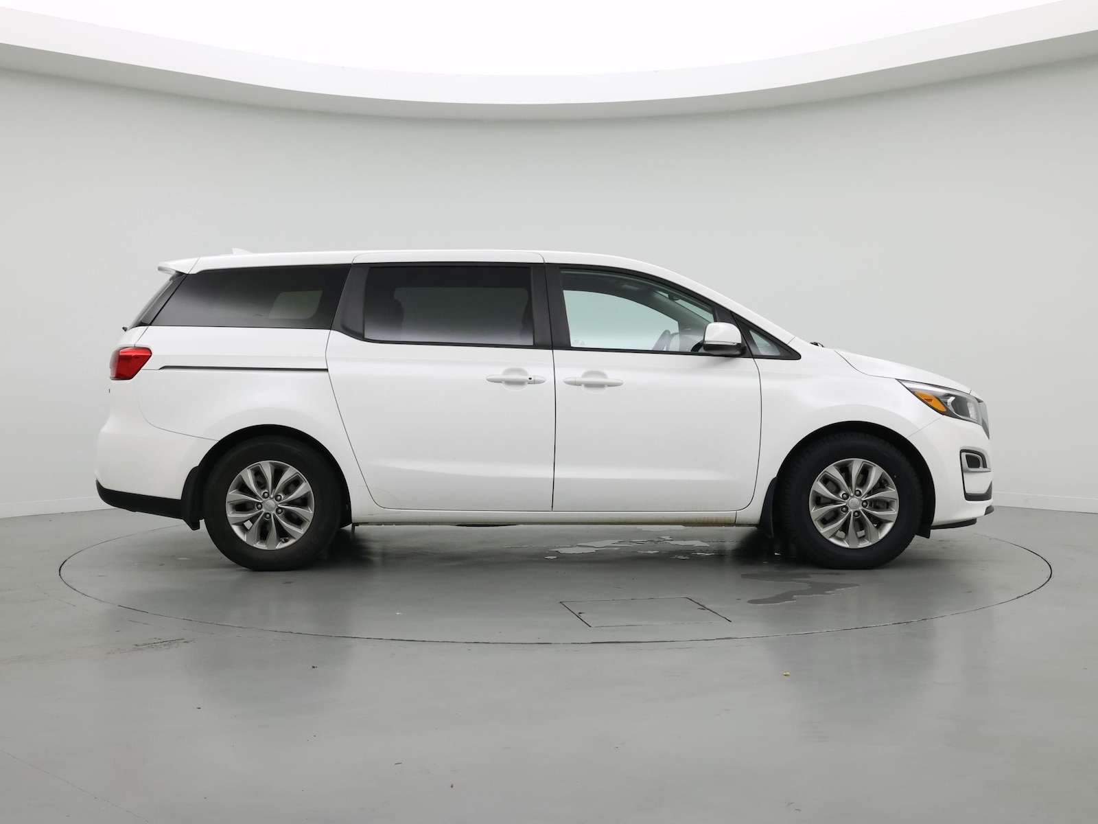 2021 Kia Sedona LX - Photo 8
