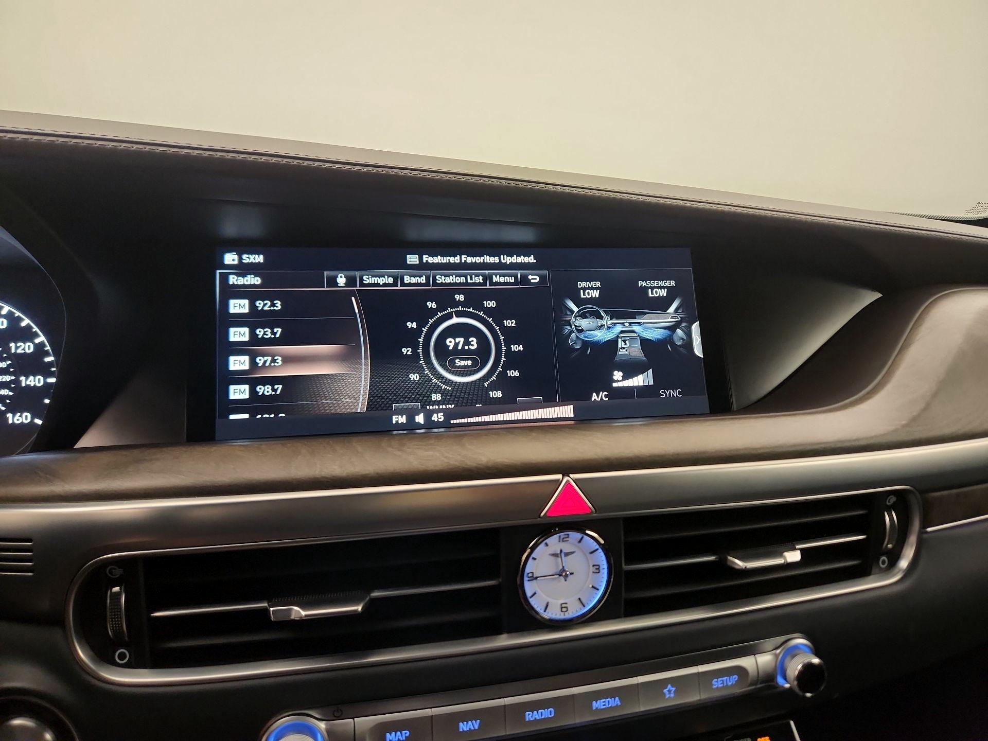 Thumbnail: 2020 Genesis G90 - 16