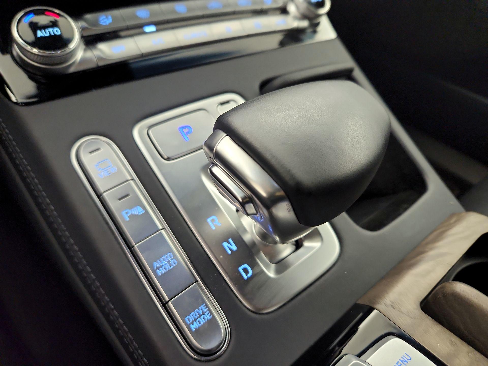 Thumbnail: 2020 Genesis G90 - 18