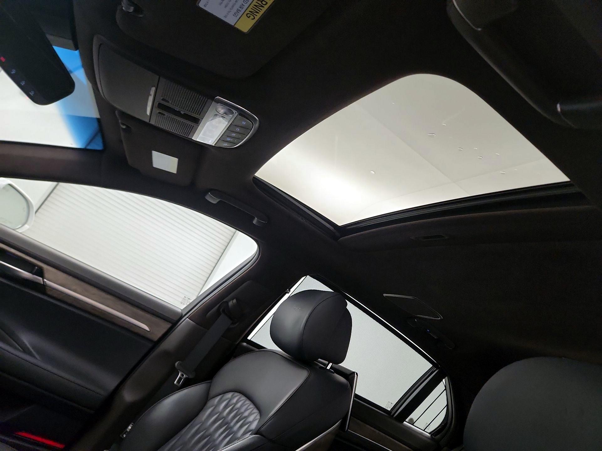 Thumbnail: 2020 Genesis G90 - 20