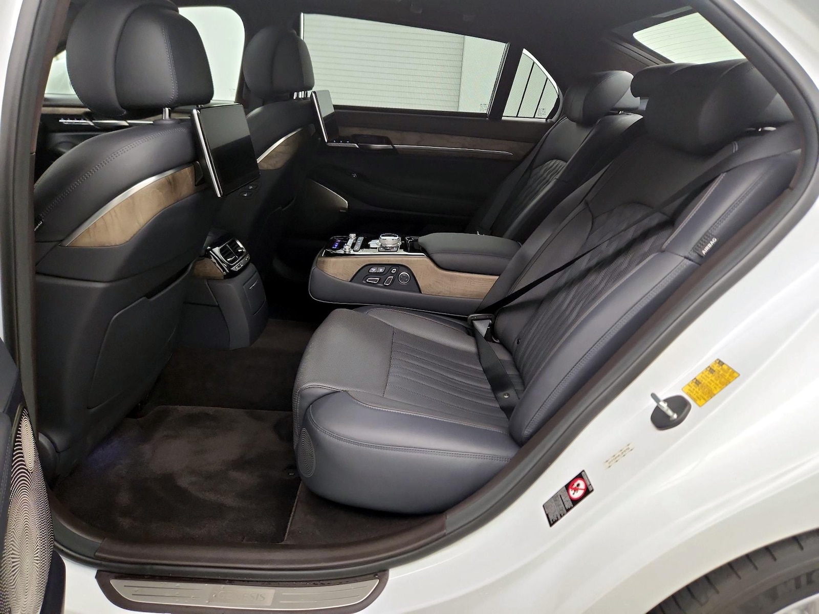 Rear A/C Seat(s)