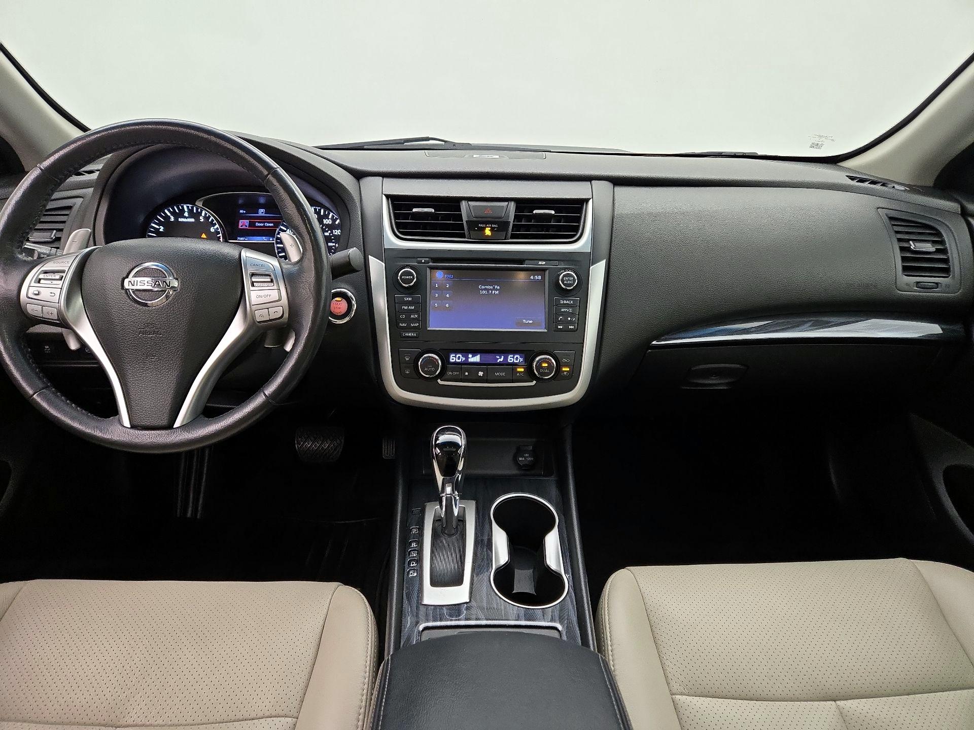 Thumbnail: 2016 Nissan Altima - 9