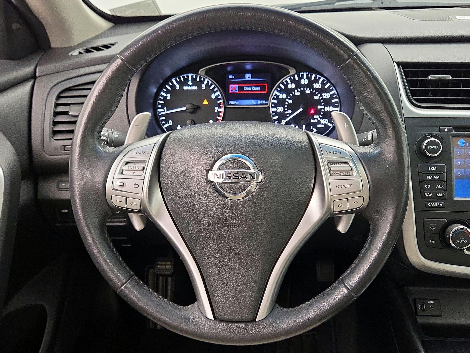 Thumbnail: 2016 Nissan Altima - 10
