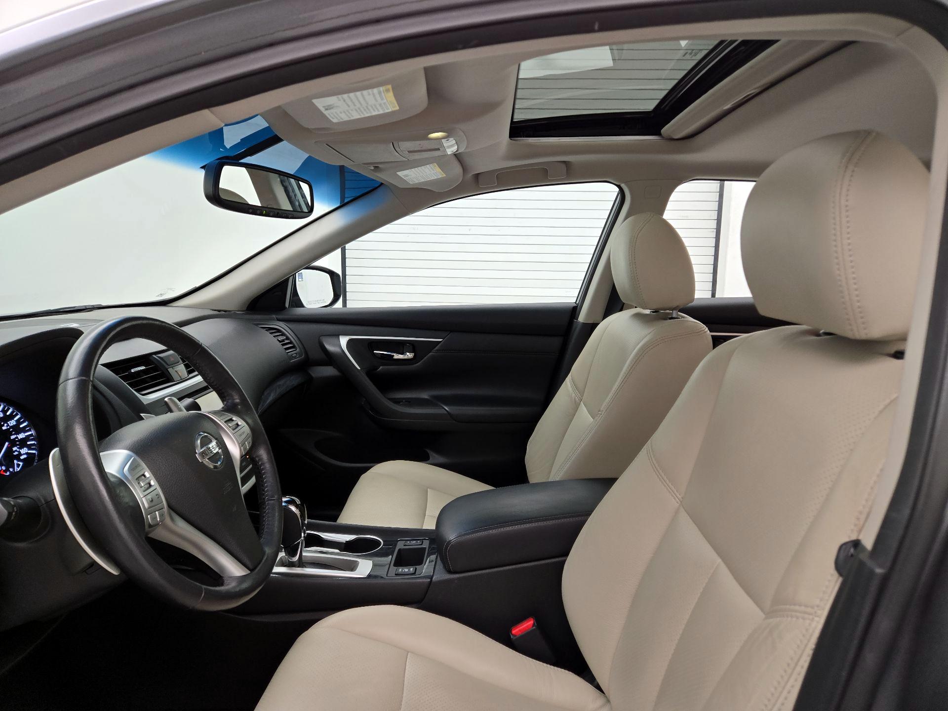 Thumbnail: 2016 Nissan Altima - 19
