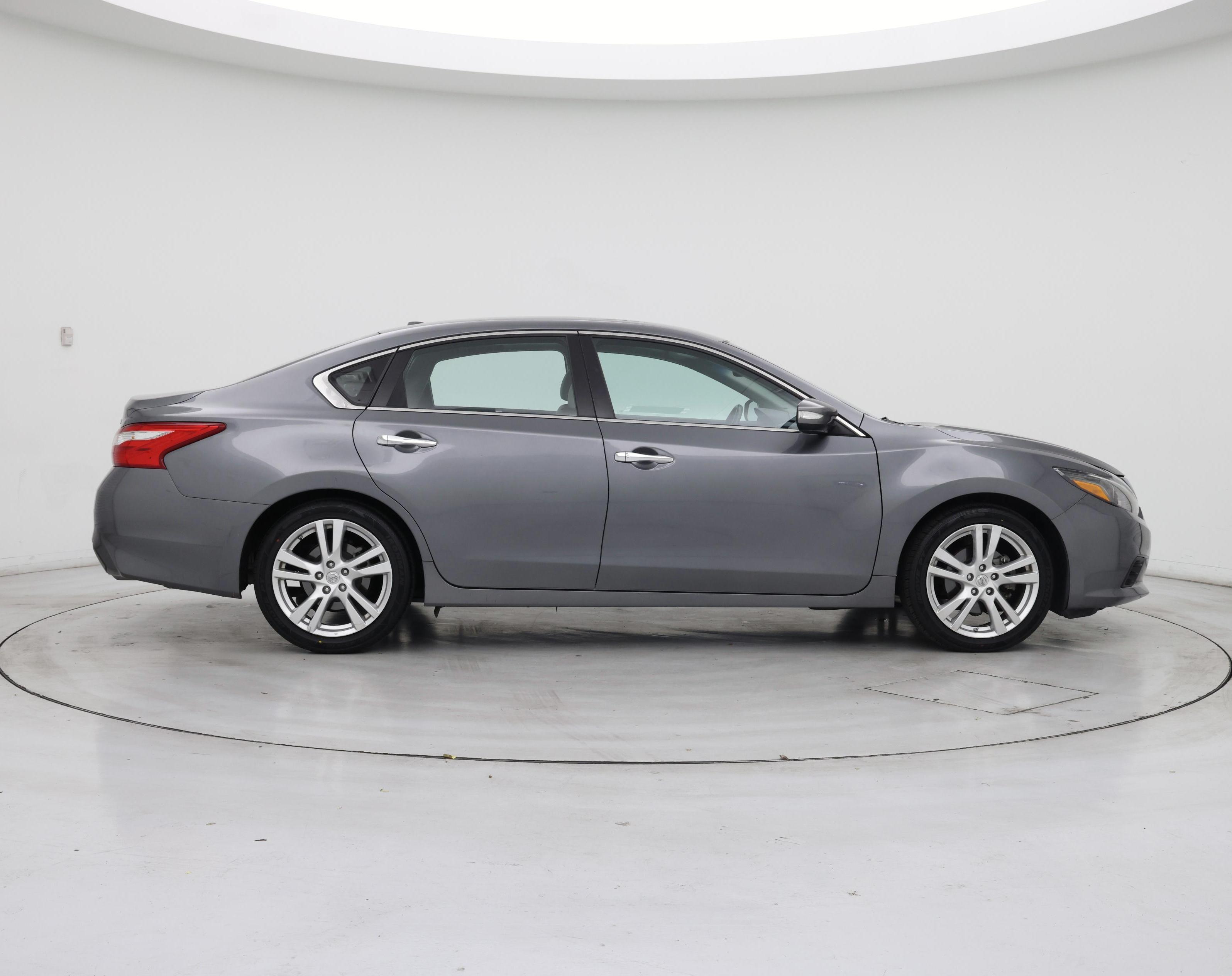 Thumbnail: 2016 Nissan Altima - 7