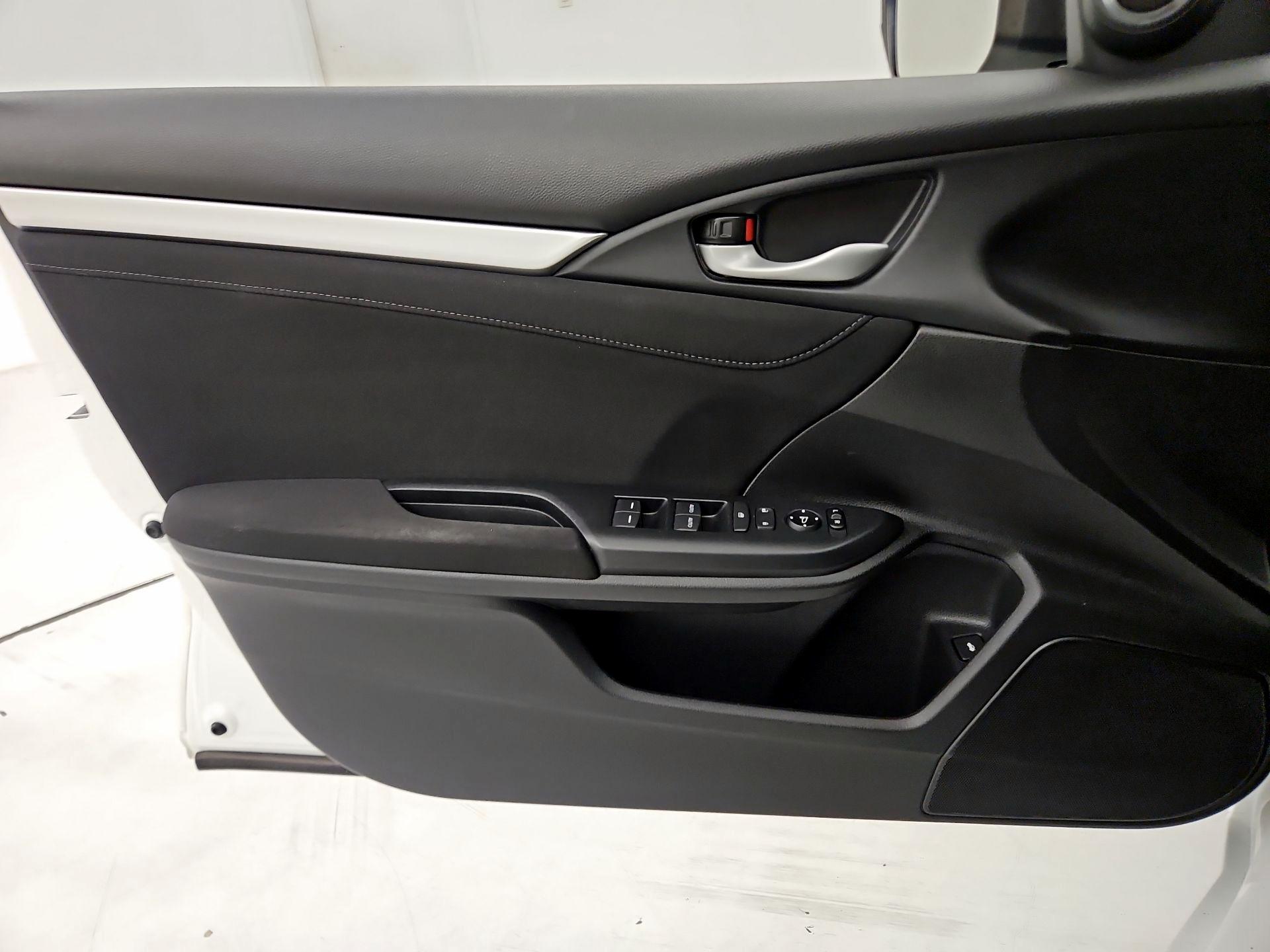 Thumbnail: 2017 Honda Civic - 12