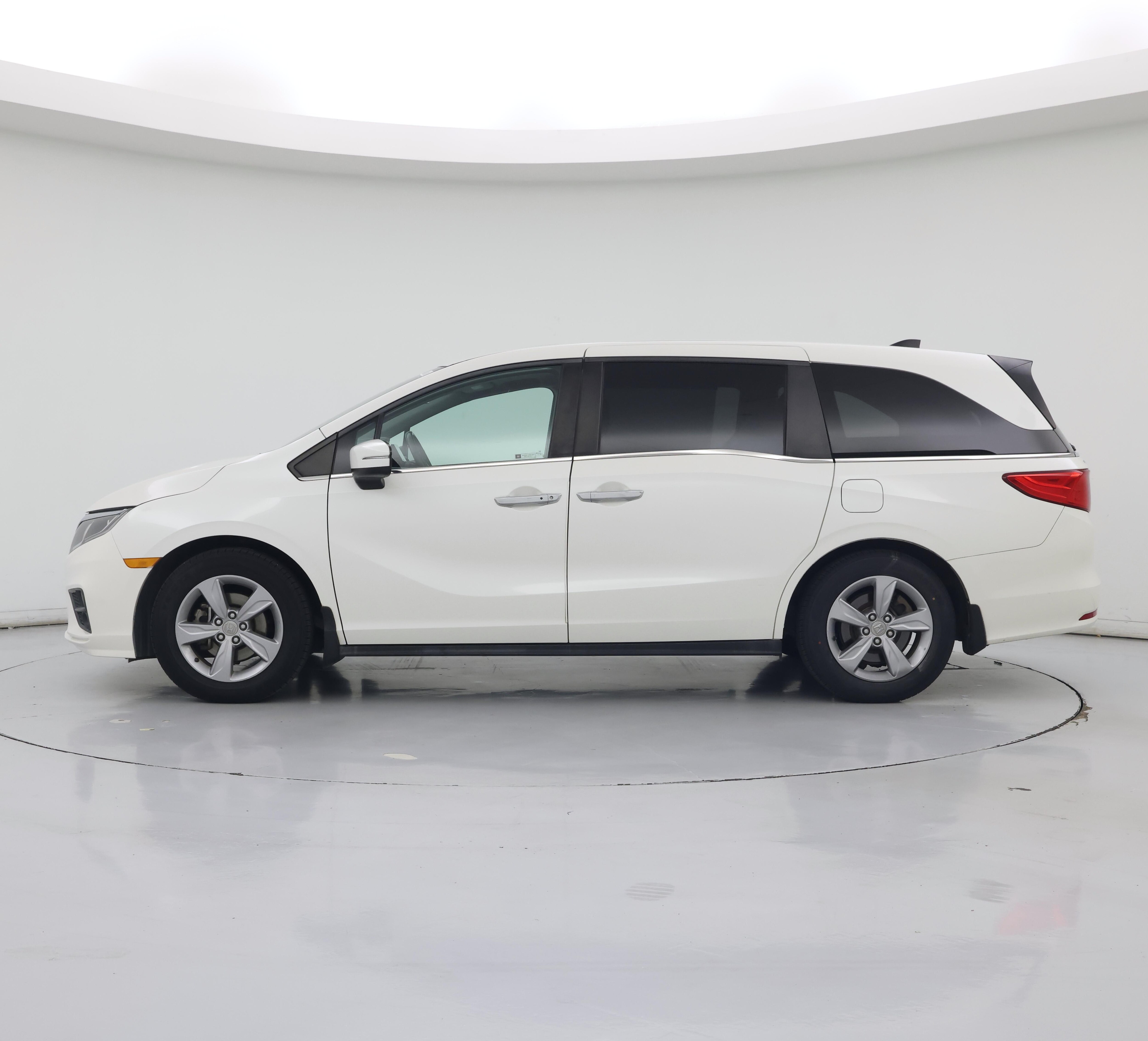 Thumbnail: 2018 Honda Odyssey - 3