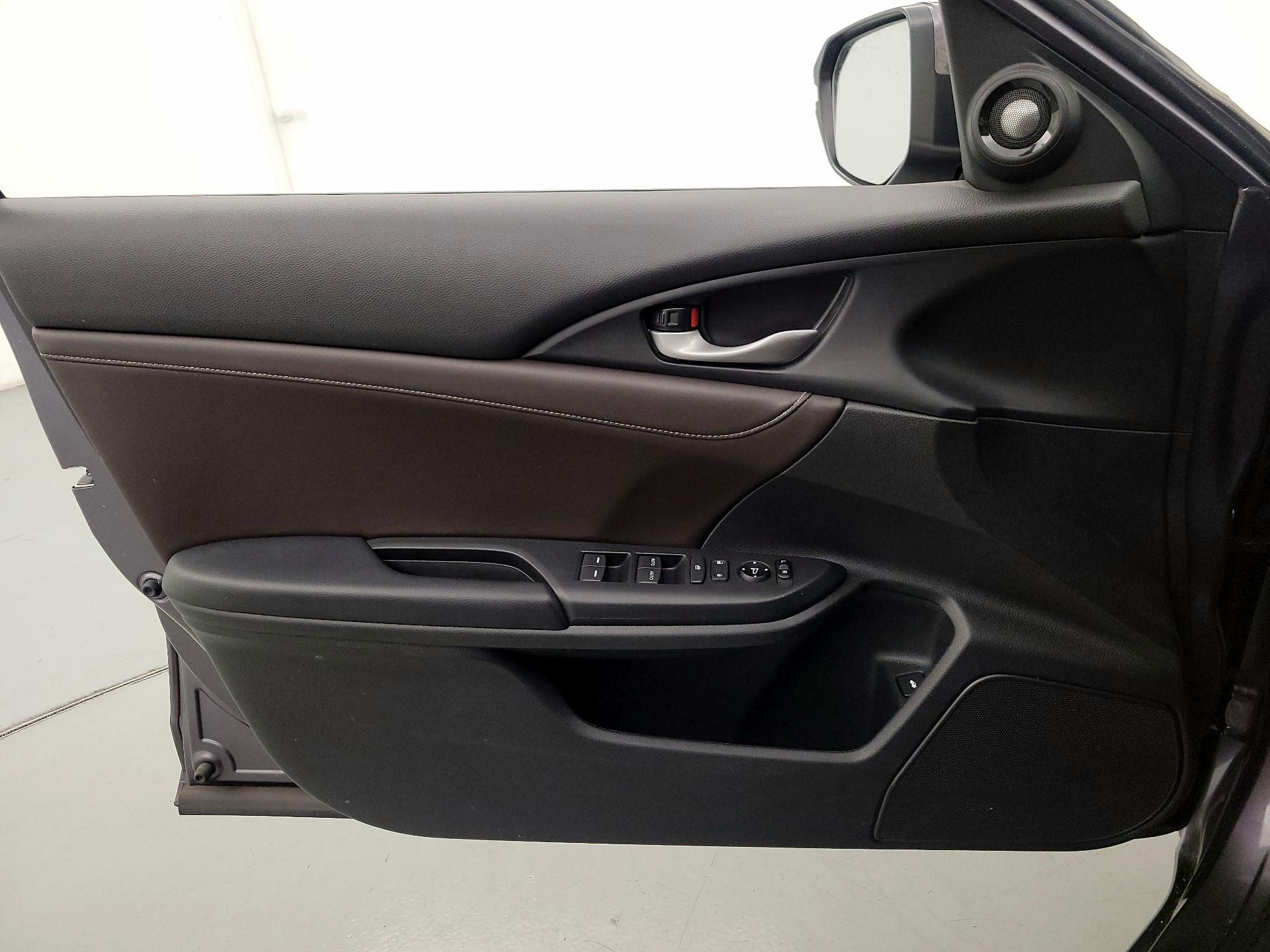 Thumbnail: 2020 Honda Insight - 12
