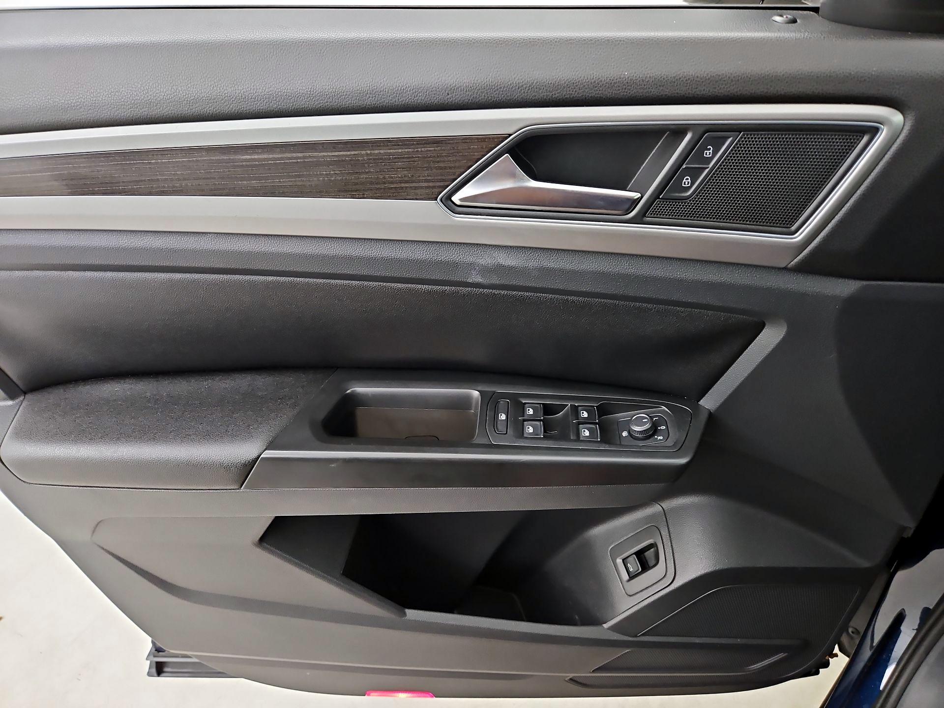 Thumbnail: 2018 Volkswagen Atlas - 12