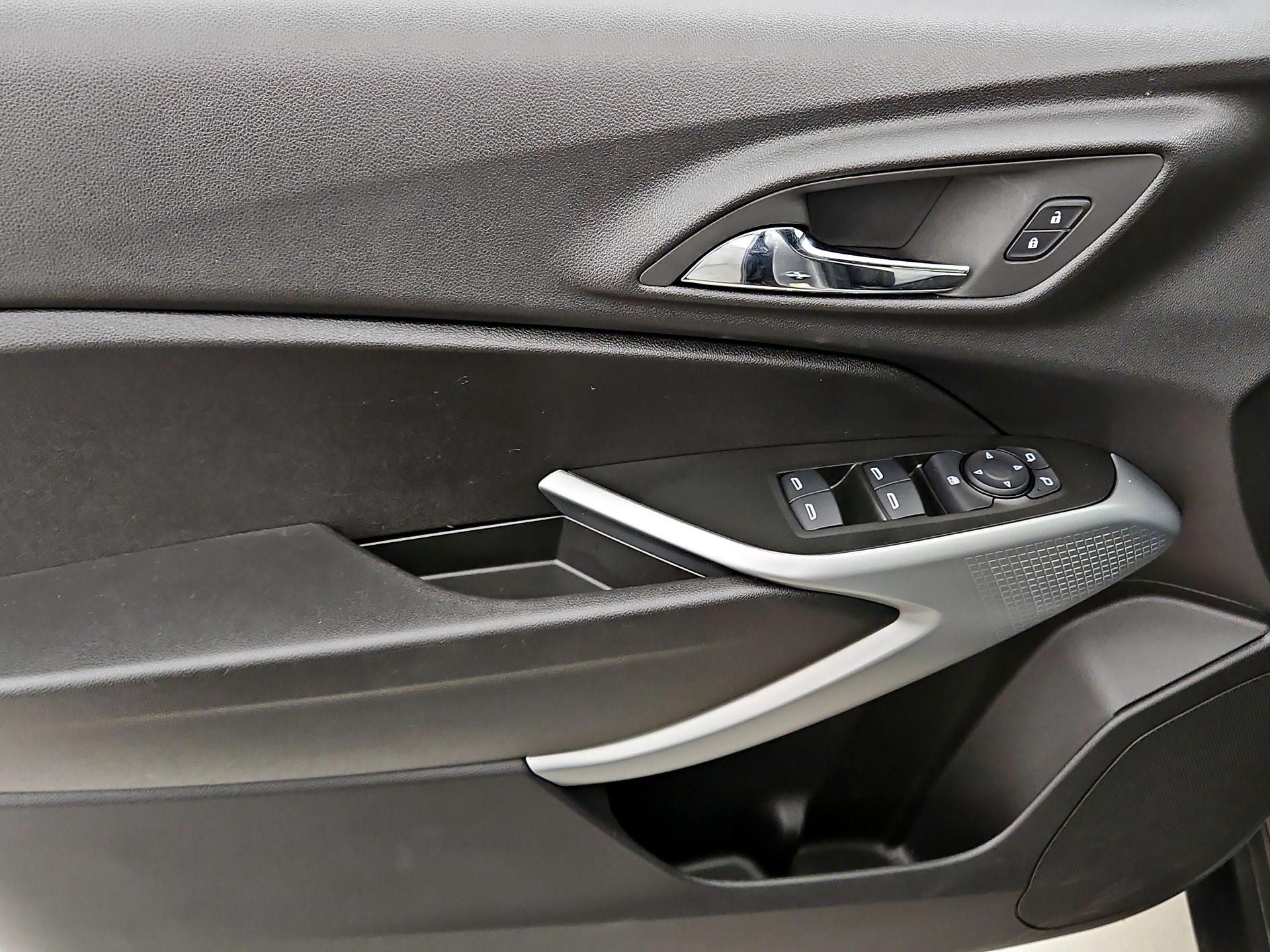 Thumbnail: 2025 Chevrolet Trax - 12