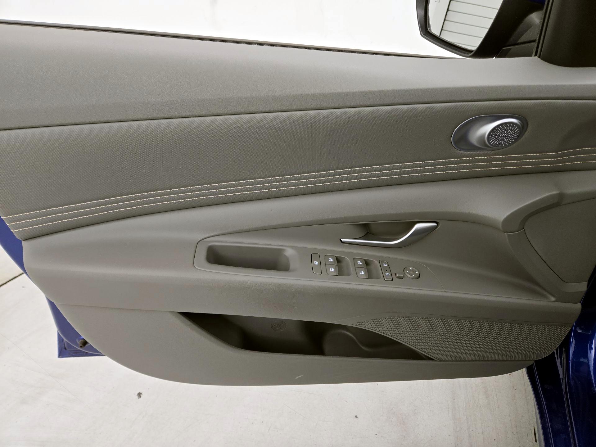 Thumbnail: 2023 Hyundai Elantra - 12