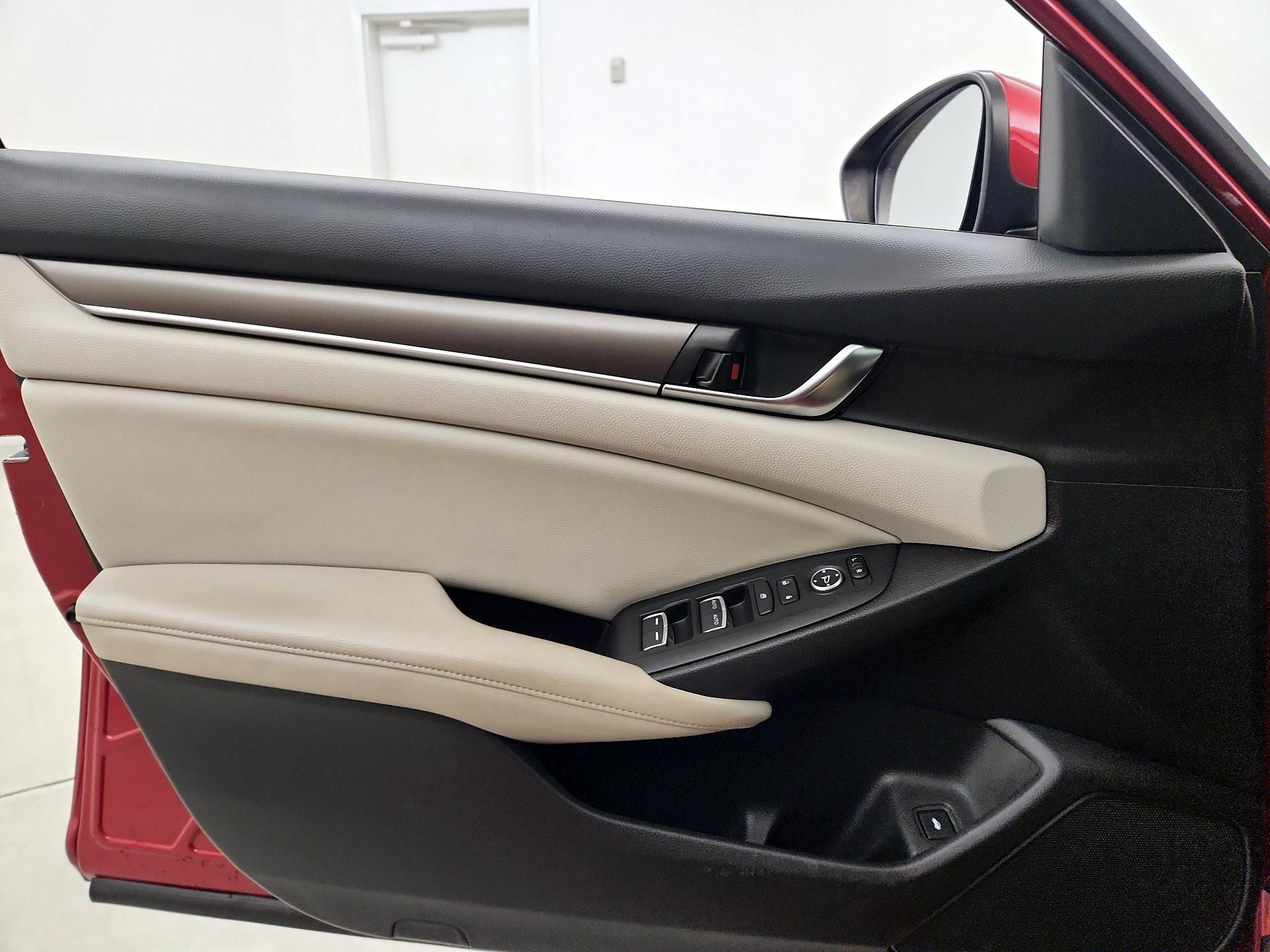 Thumbnail: 2018 Honda Accord - 12
