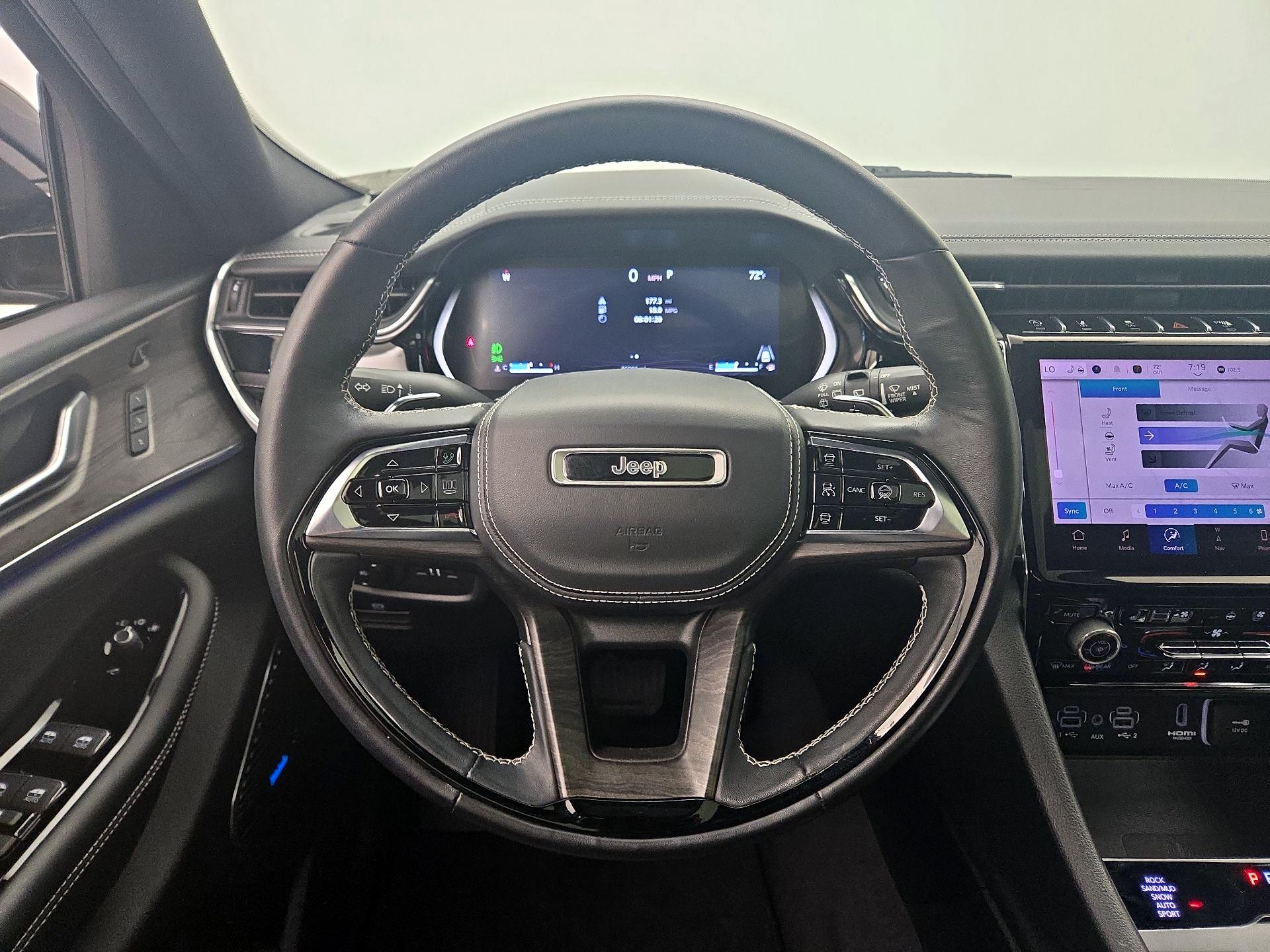 Thumbnail: 2022 Jeep Grand Cherokee - 10