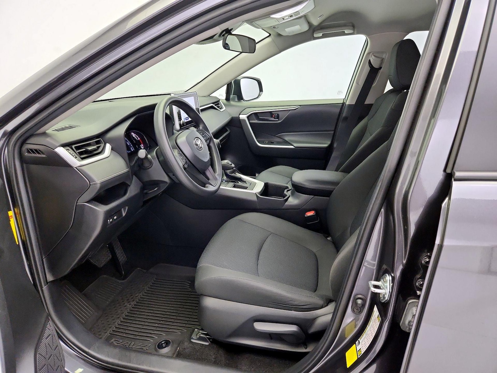 2024 Toyota RAV4 LE - Photo 12