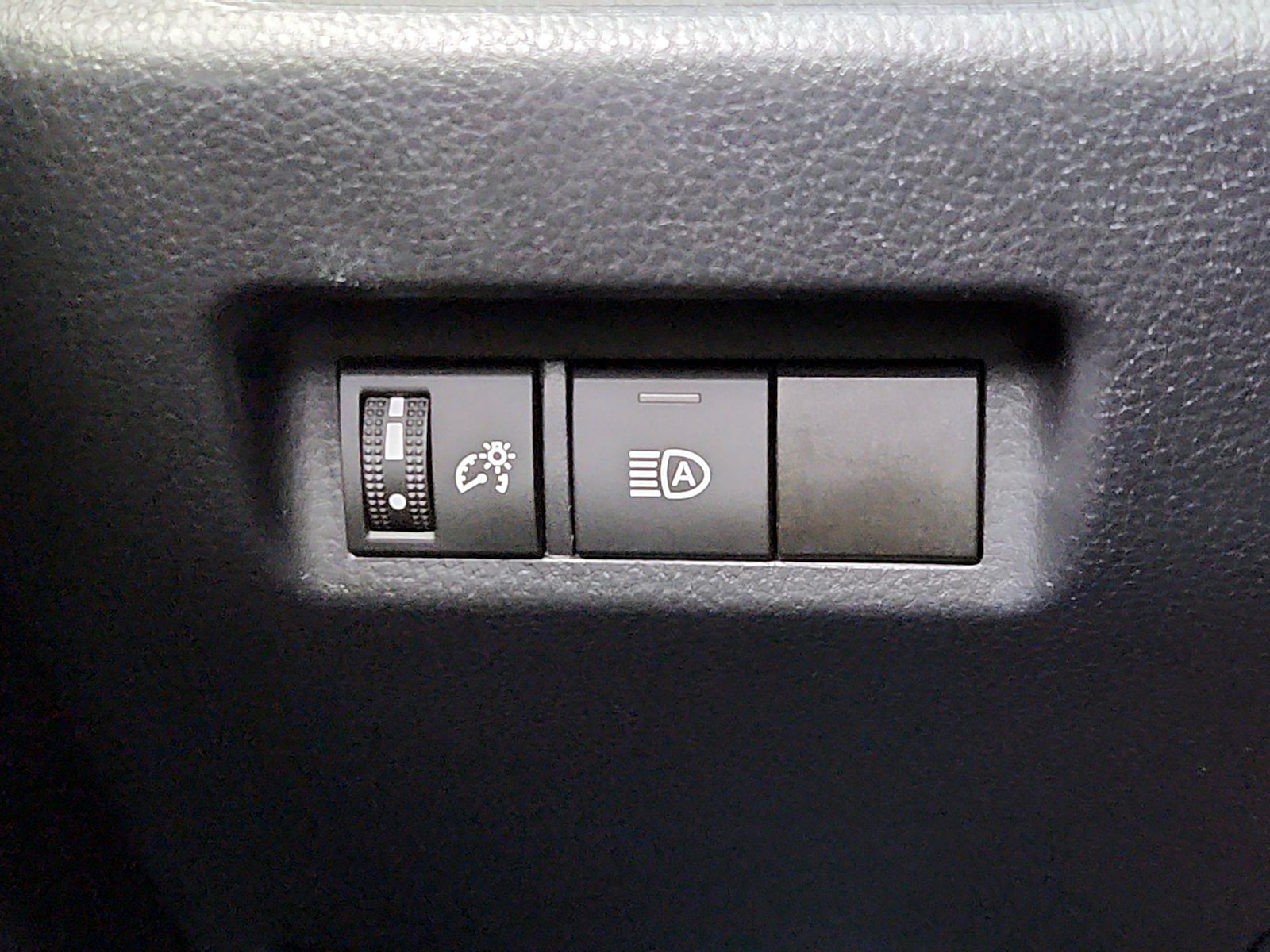 2024 Toyota RAV4 LE - Photo 14