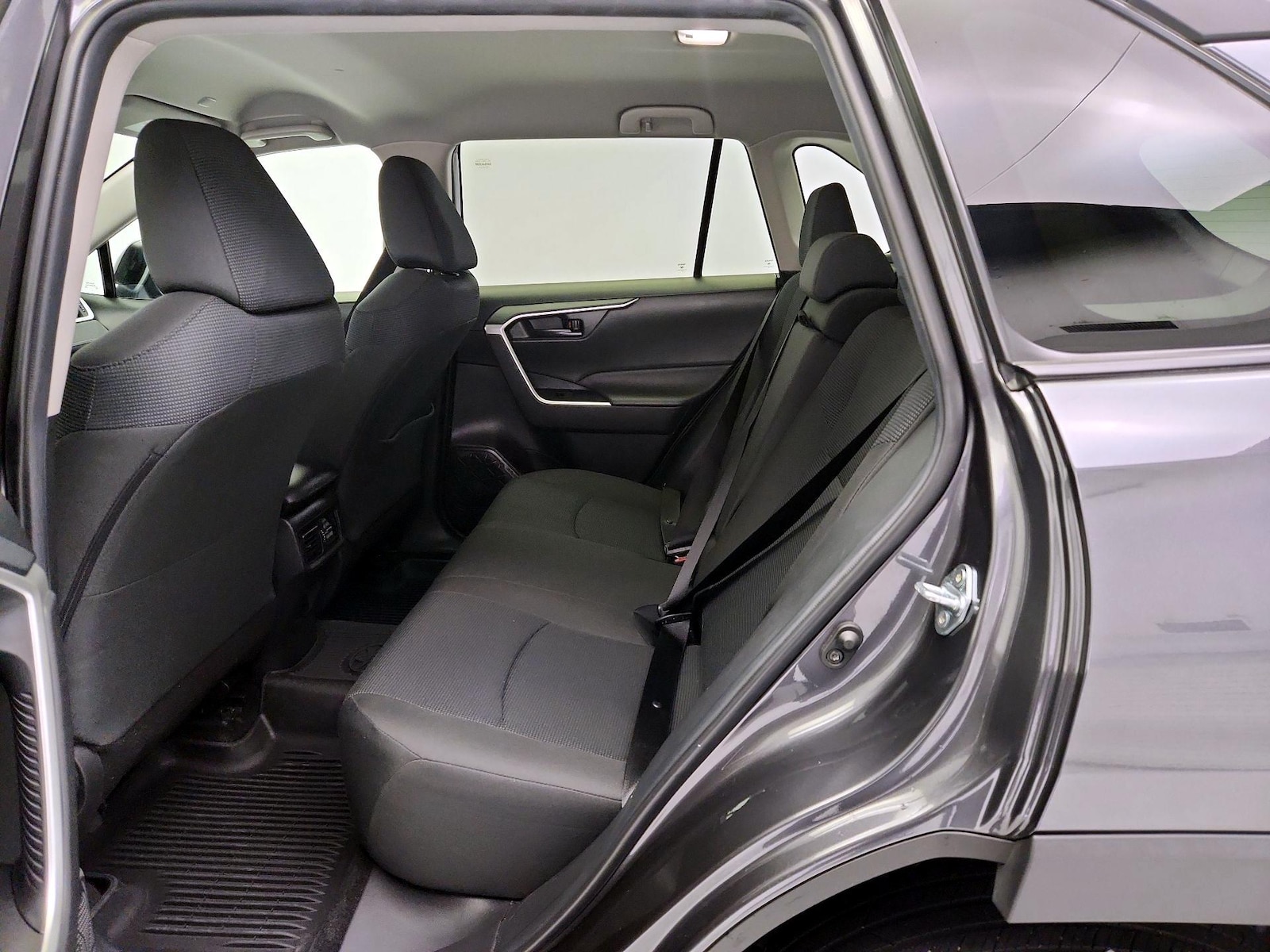 2024 Toyota RAV4 LE - Photo 20