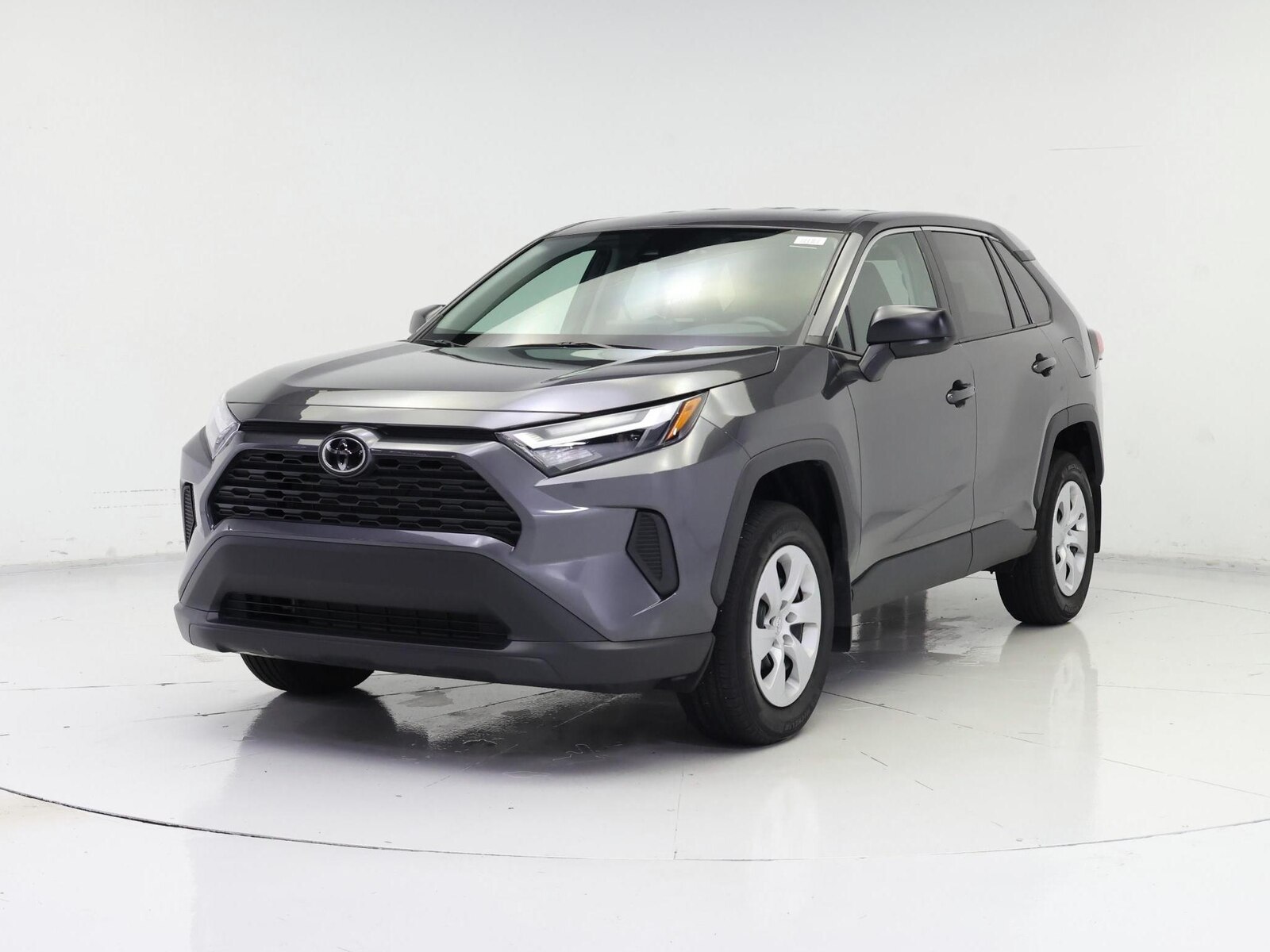 2024 Toyota RAV4 LE - Photo 5