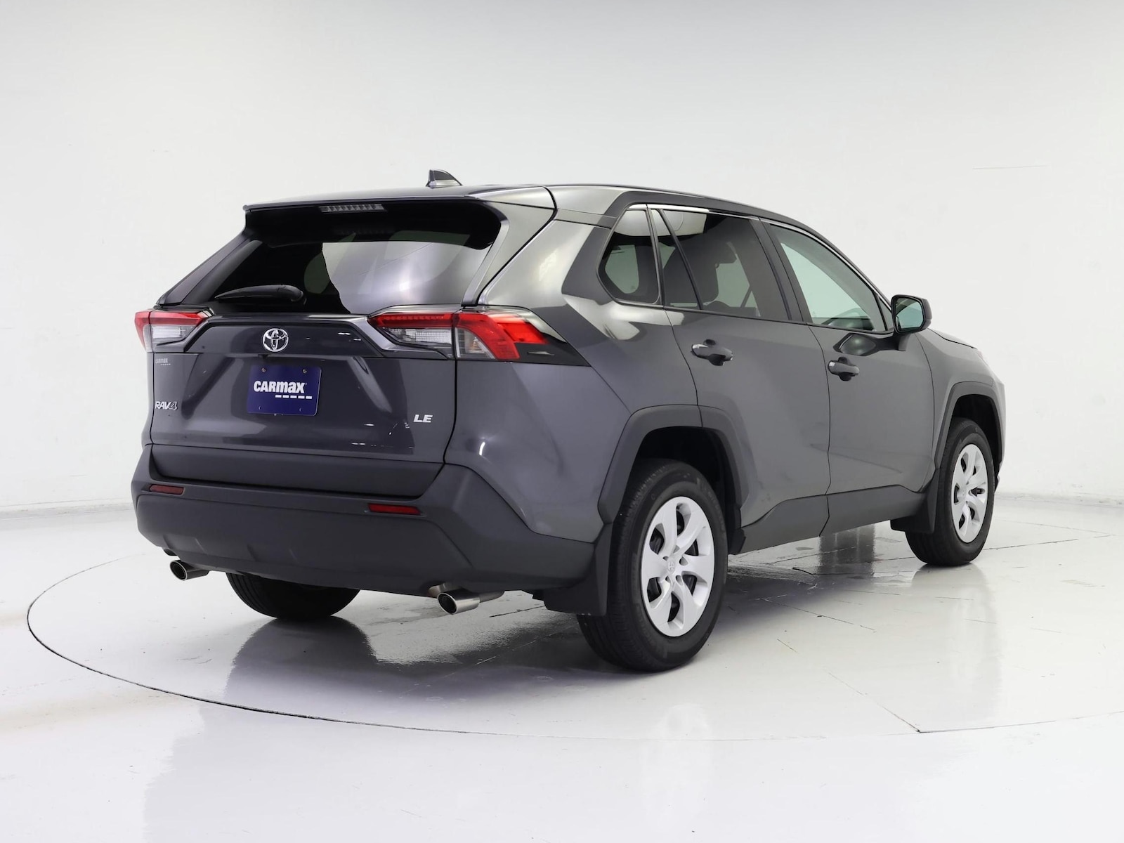 2024 Toyota RAV4 LE - Photo 9