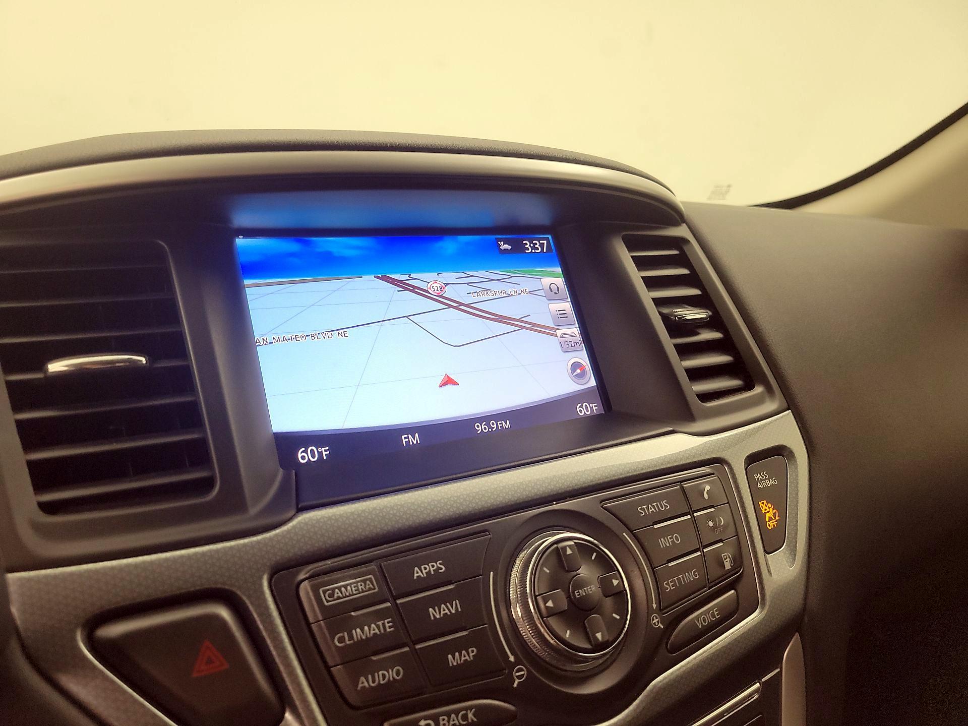 Thumbnail: 2018 Nissan Pathfinder - 15