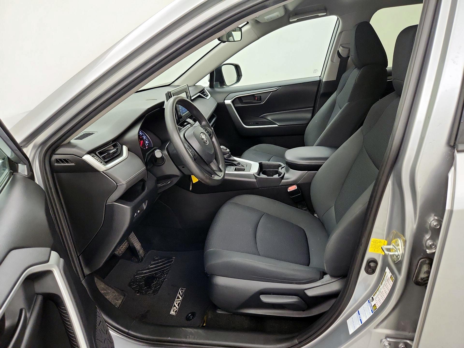 Thumbnail: 2020 Toyota RAV4 - 11