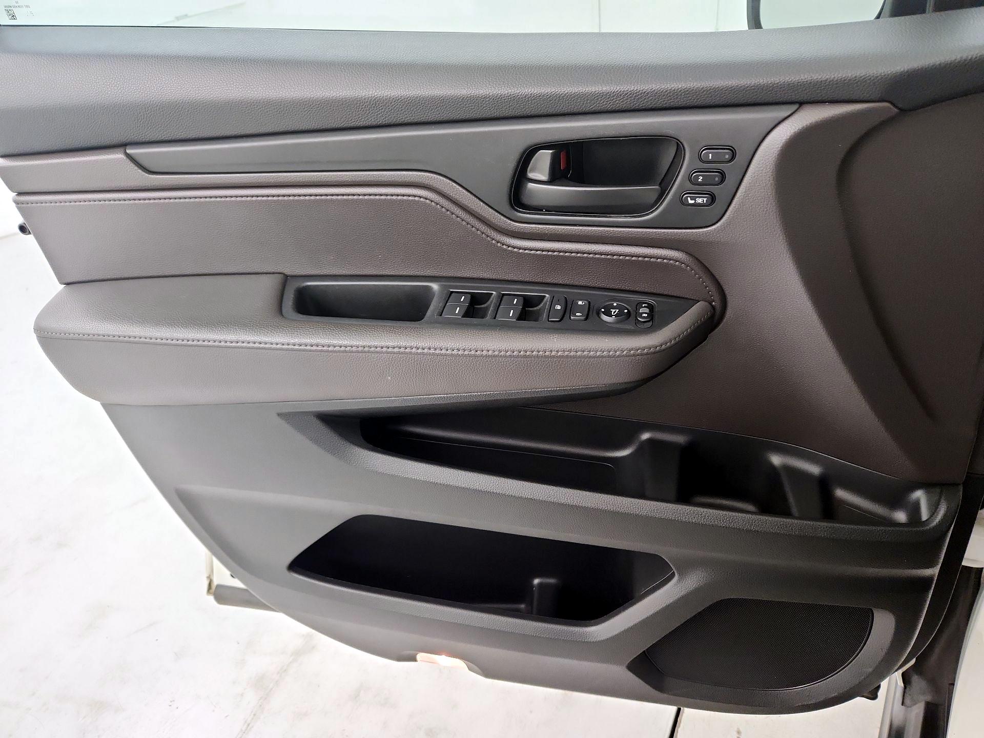 Thumbnail: 2018 Honda Odyssey - 10